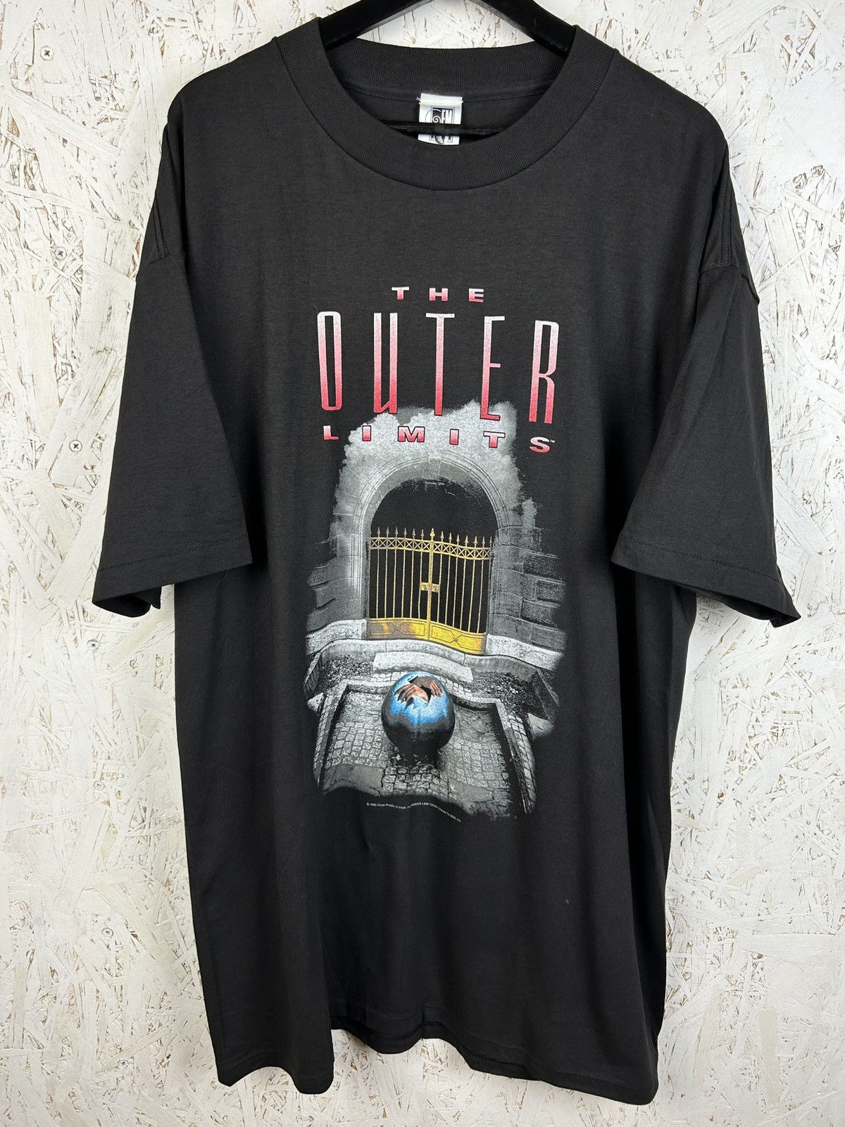 Band Tees 90s Vintage The Outer Limits 1995 TV Series Promo T-Shirt Size US XL / EU 56 / 4 - 1 Thumbnail