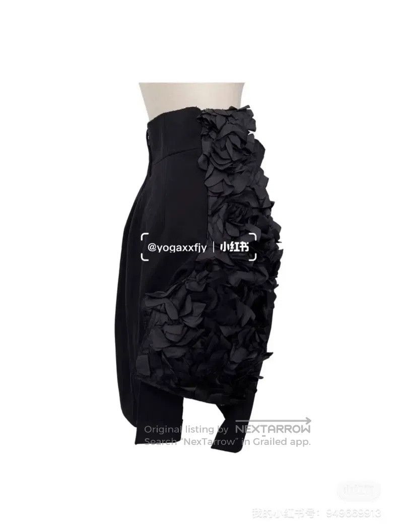 Comme des Garcons Comme Des Garcons size S Black Rose Decorated Skirt Size 22" - 4 Thumbnail