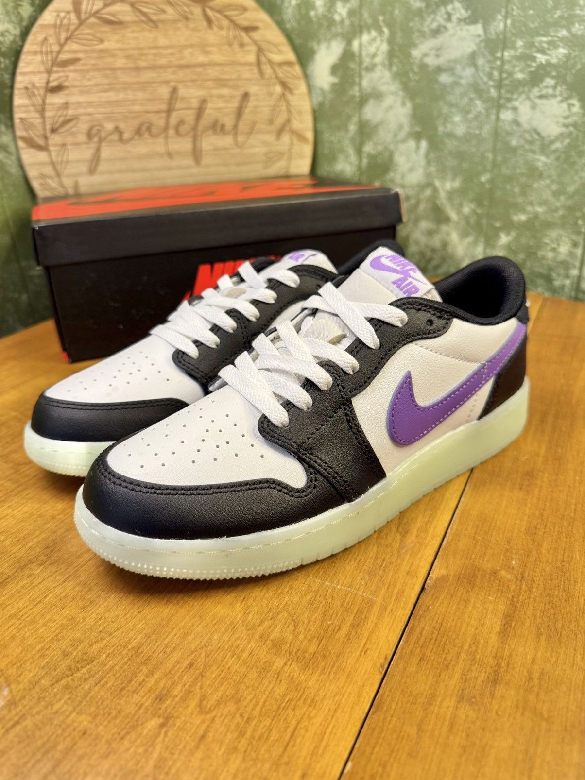 Nike New Nike Air Jordan 1 Retro Low OG HF0410-001 6Y Size US 6 / EU 39 - 6 Thumbnail