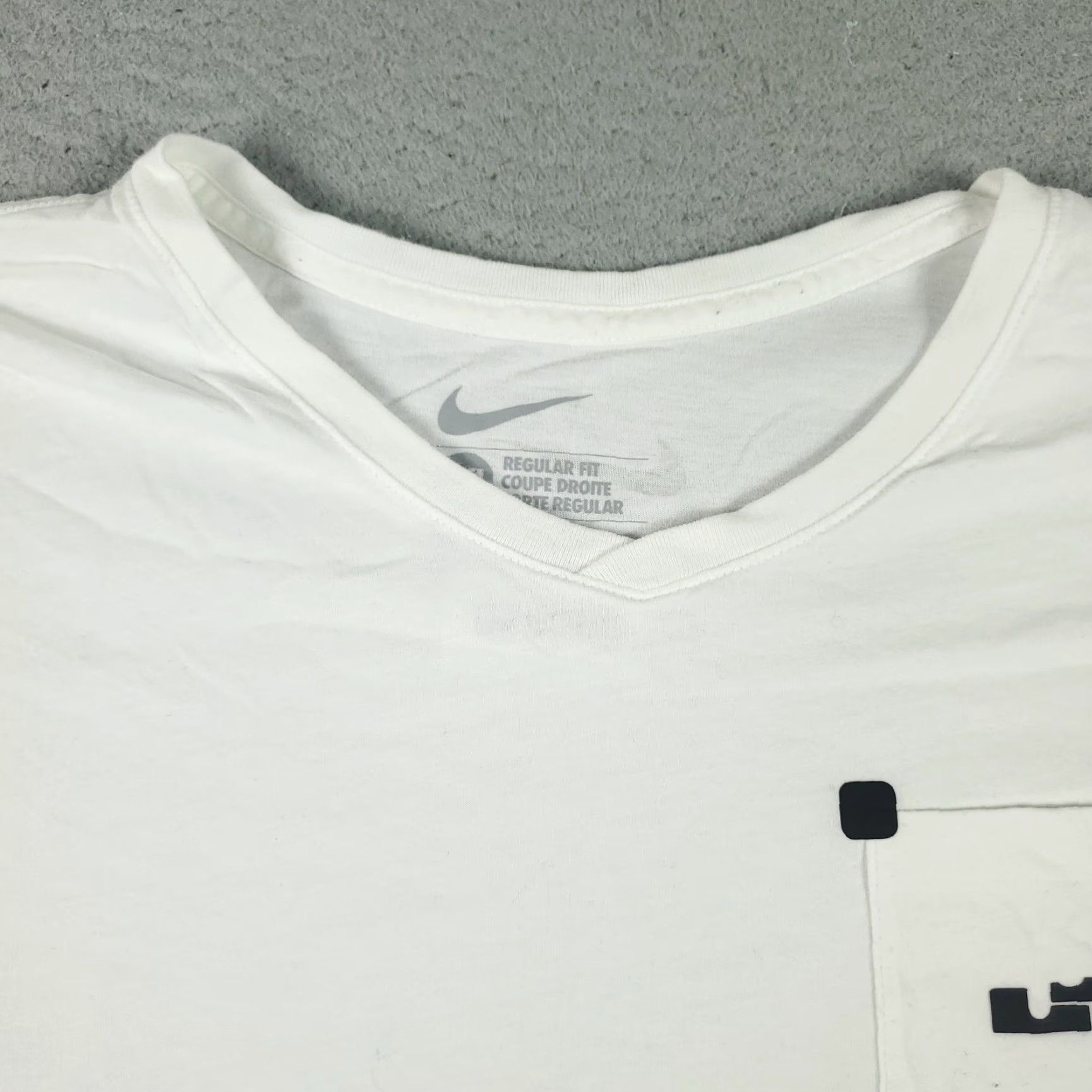 Nike NIKE Dri-FIT T-Shirt Mens 2XL White LeBron James Logo Casual Short Sleeve Sports Size US XXL / EU 58 / 5 - 3 Thumbnail