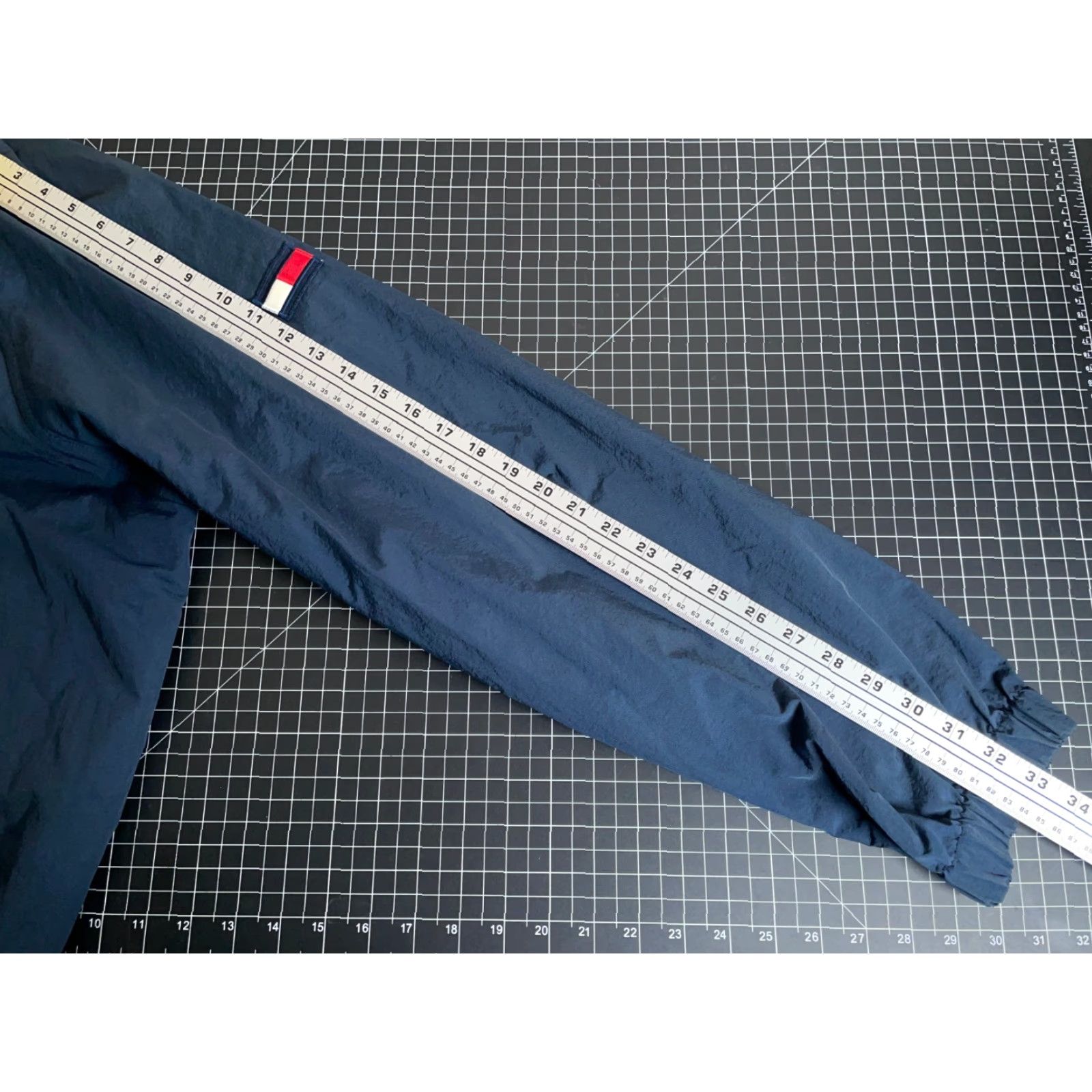 Tommy Hilfiger VINTAGE Tommy Hilfiger Windbreaker Jacket Adult Large Blue Full Zip Hooded 90s Hip Hop Retro Mens Size US L / EU 52-54 / 3 - 7 Thumbnail
