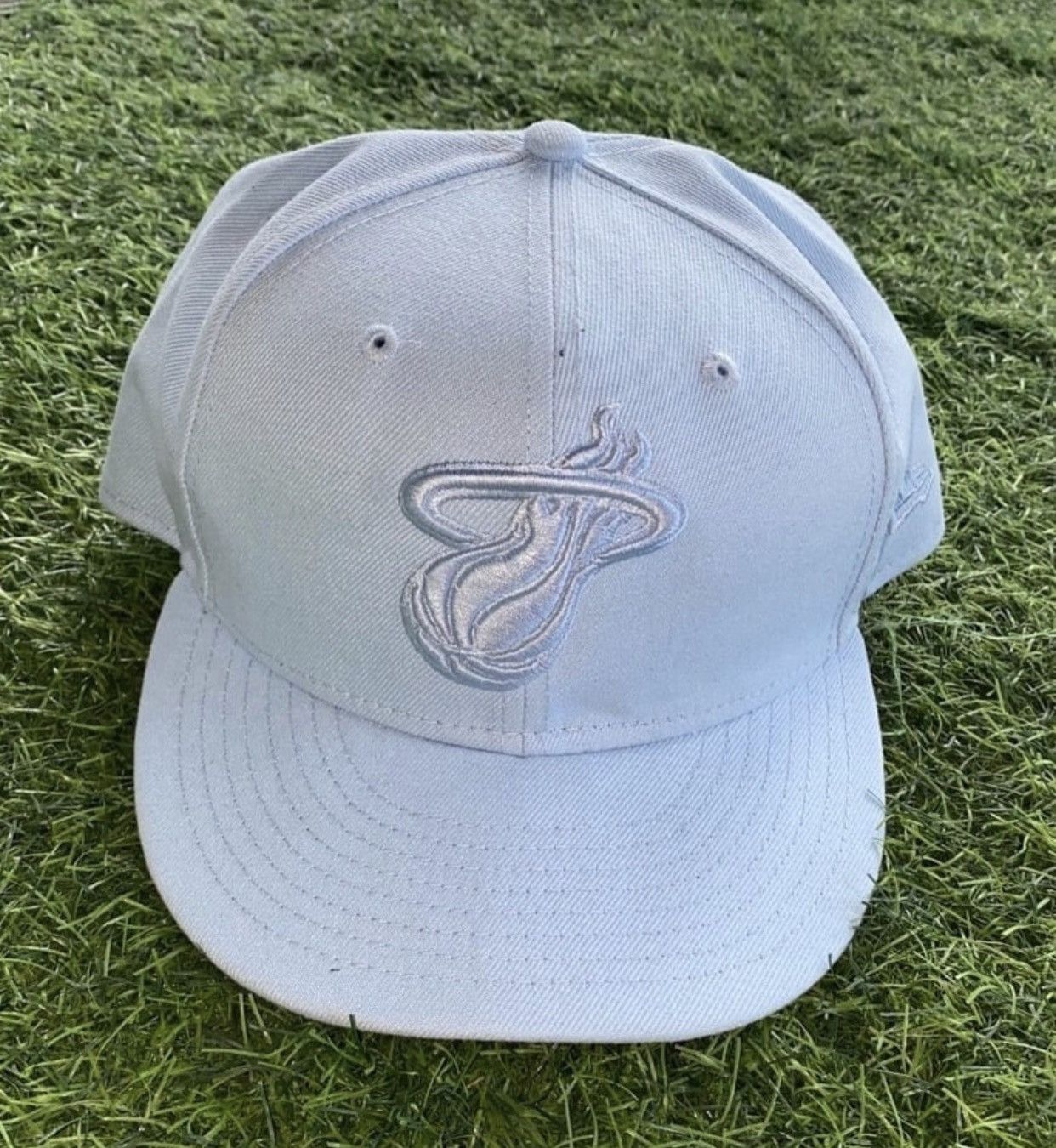 New Era × Vintage New Era Miami Heat Light Blue Cap Unisex NBA One size Size ONE SIZE - 1 Thumbnail