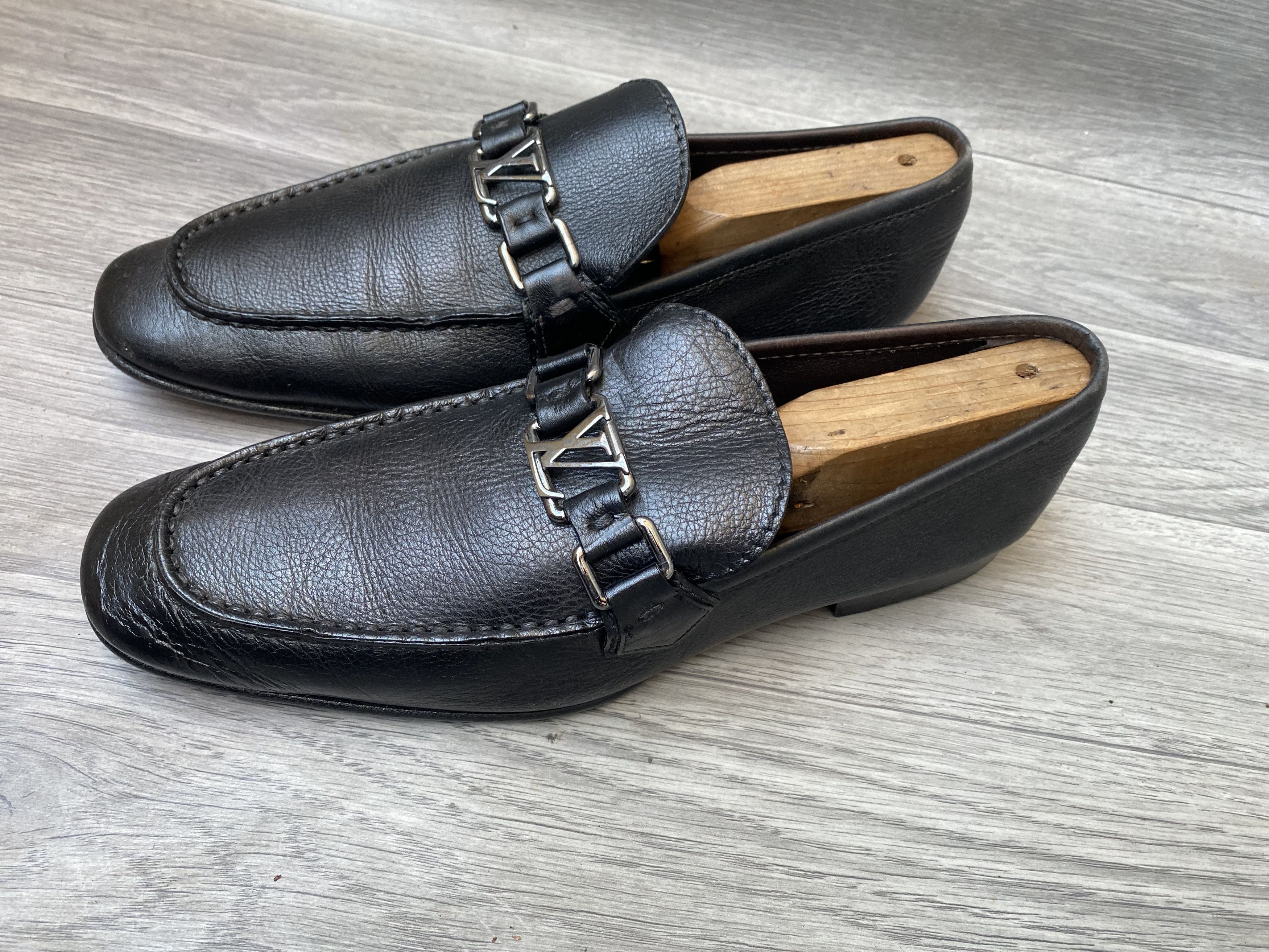 Louis Vuitton Louis vuitton logo black leather penny loafers Size US 8.5 / EU 41-42 - 2 Thumbnail