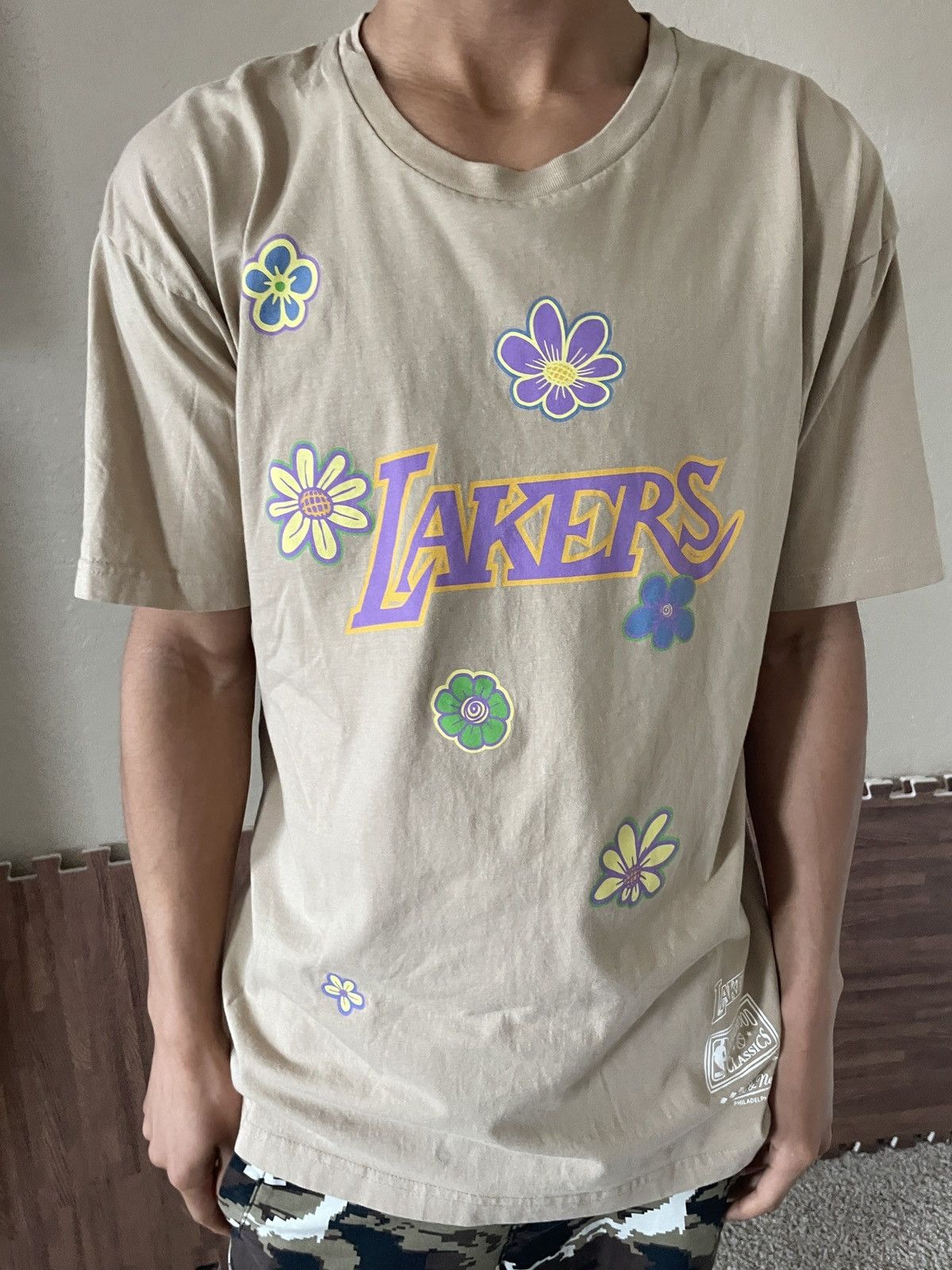 Mitchell & Ness Mitchell & Ness x Lakers Floral graphic tee Size US L / EU 52-54 / 3 - 1 Thumbnail