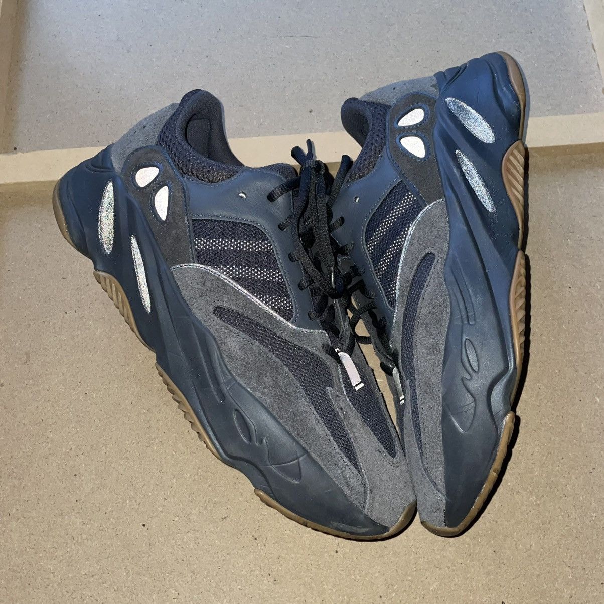 Adidas × Yeezy Yeezy 700 Utility Black Size US 12.5 / EU 45-46 - 10 Thumbnail