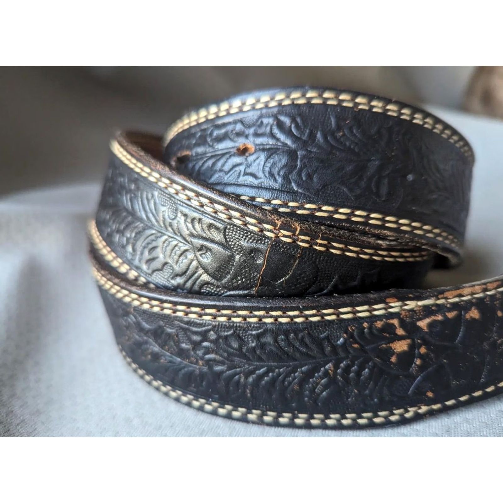Vintage VINTAGE WESTERN belt Dona Allen leather COWHIDE 42 black Acorns handcrafter Buckle USA Mens Belt Size 42 - 2 Thumbnail