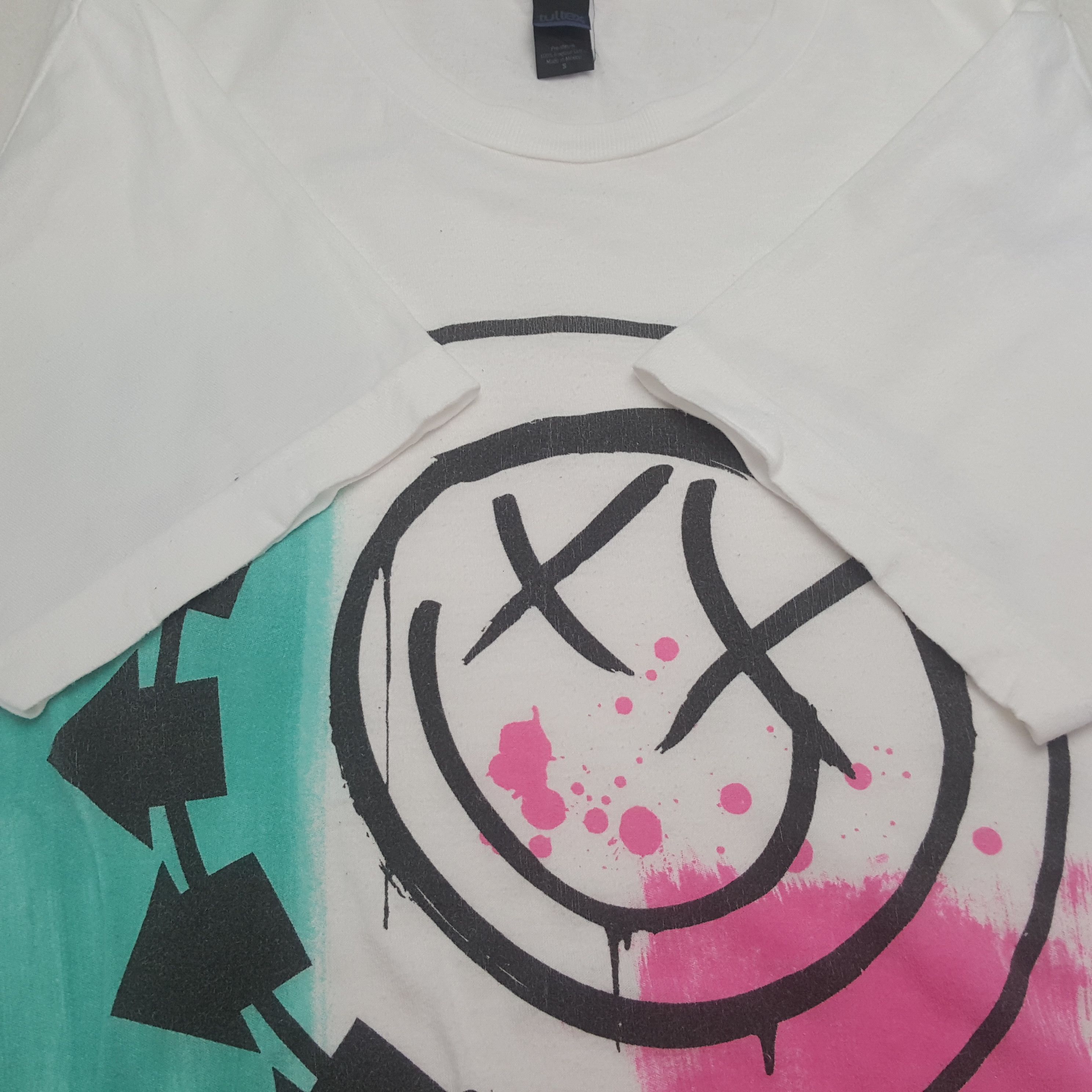 Band Tees × Tultex × Vintage Vintage BLINK 182 American Rock Band T-shirt C285N8 Size US S / EU 44-46 / 1 - 6 Thumbnail
