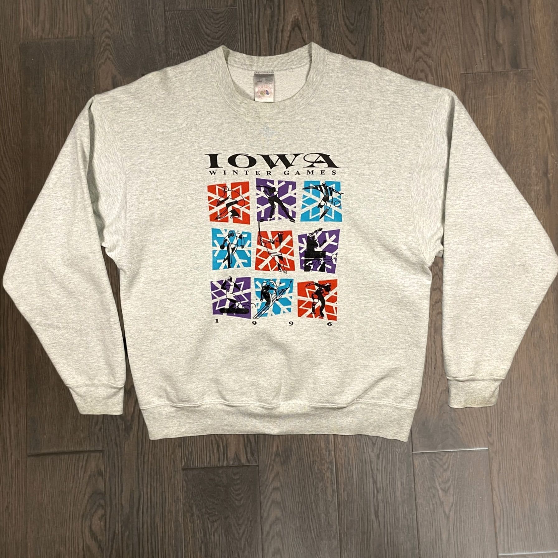 Vintage Fruit Of The Loom Sweatshirt Mens Large Gray 1996 Iowa Winter Games Made Usa Graphic Print, Men's