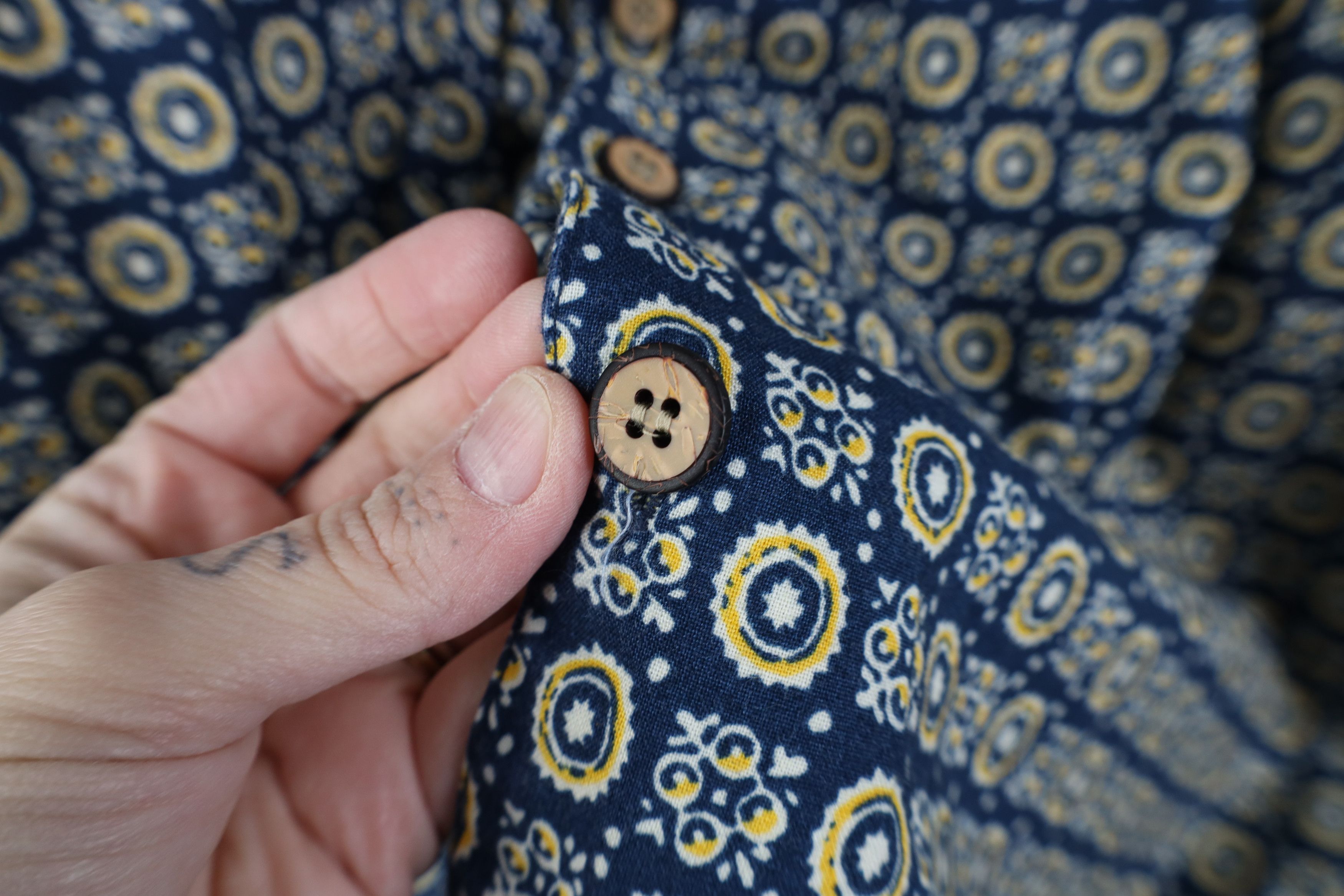 Vintage Vintage 90s Streetwear Geometric Baggy Collared Button Shirt Size US M / EU 48-50 / 2 - 5 Thumbnail