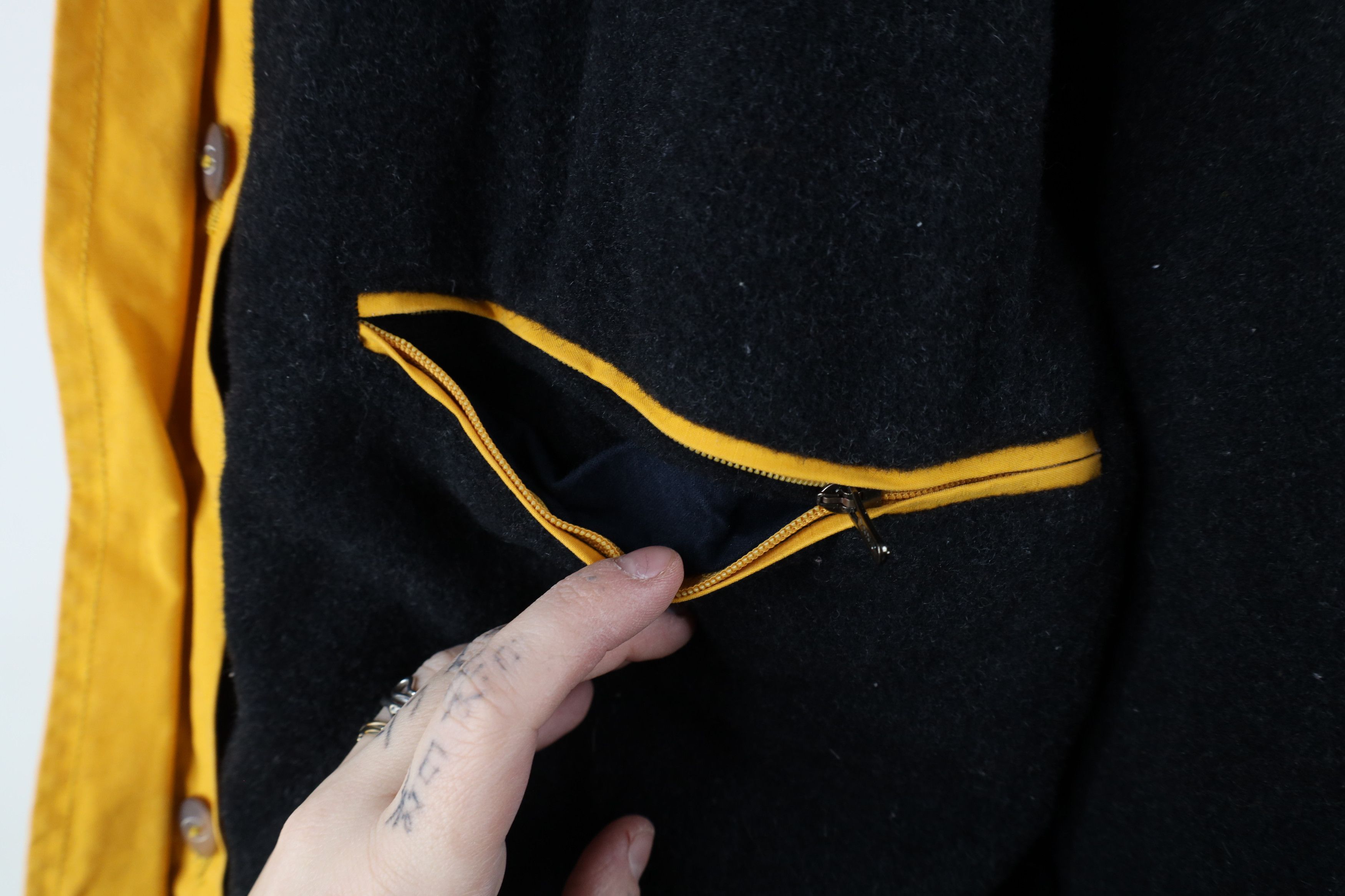 Vintage Vintage 90s Streetwear Heavyweight Looped Button Jacket Size US L / EU 52-54 / 3 - 12 Thumbnail