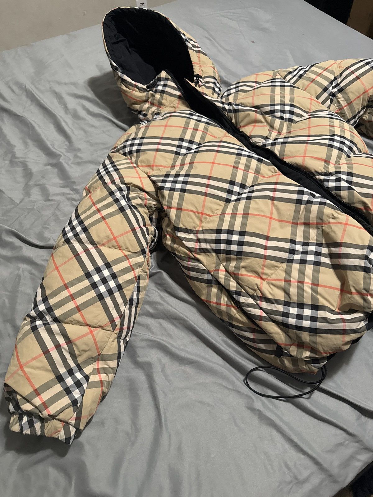 Burberry Burberry Puffer Coat Reversible and Adjustable Black/Beige Size US M / EU 48-50 / 2 - 7 Thumbnail