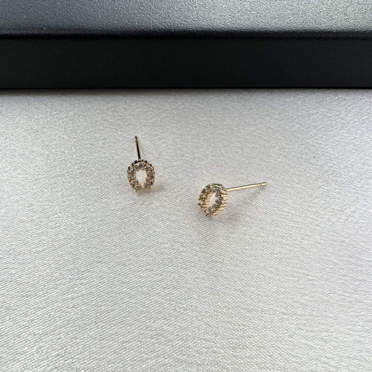 Designer CZ Tiny Horseshoe Stud Earrings for Women Daily Simple Style Size ONE SIZE - 2 Thumbnail