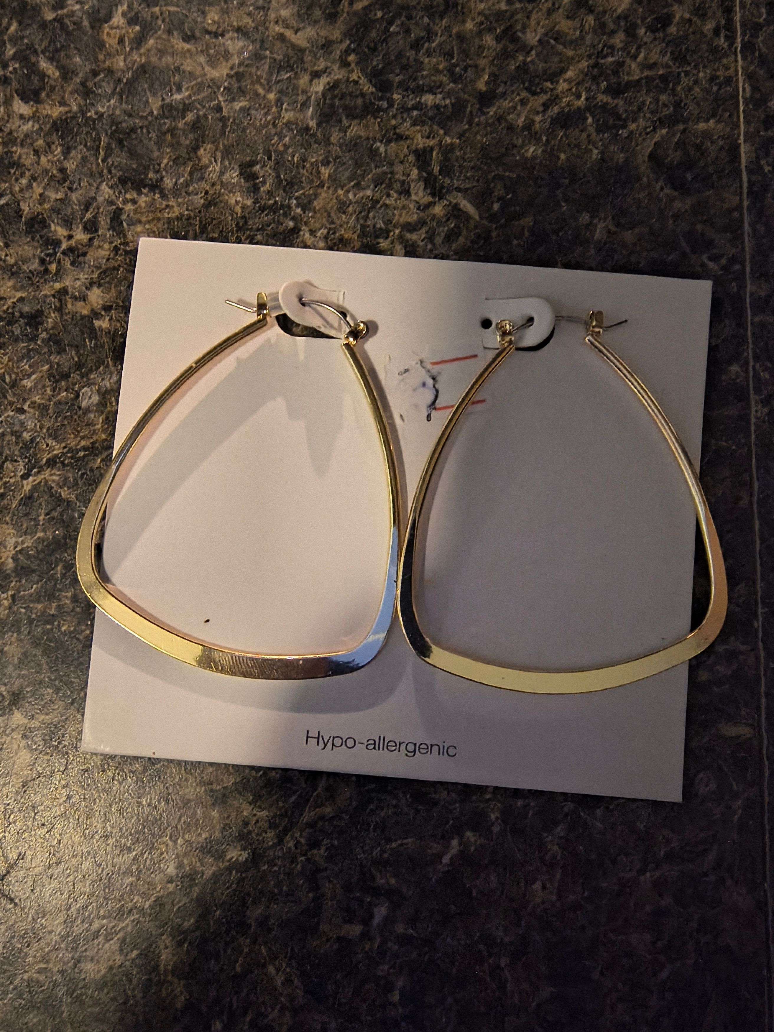 Other Time and Tru gold tone hoop earrings Size ONE SIZE - 1 Thumbnail