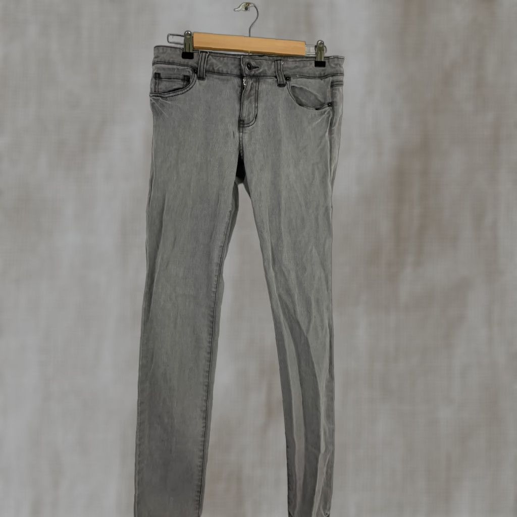 Vintage CAbi Jeans Stormy Wash Gray Skinny Style 921 Women's Size 8 Denim Jeans Womens Skinny 8 Gray Stormy Wash CAbi Jeans Size 30" / US 8 / IT 44 - 1 Thumbnail