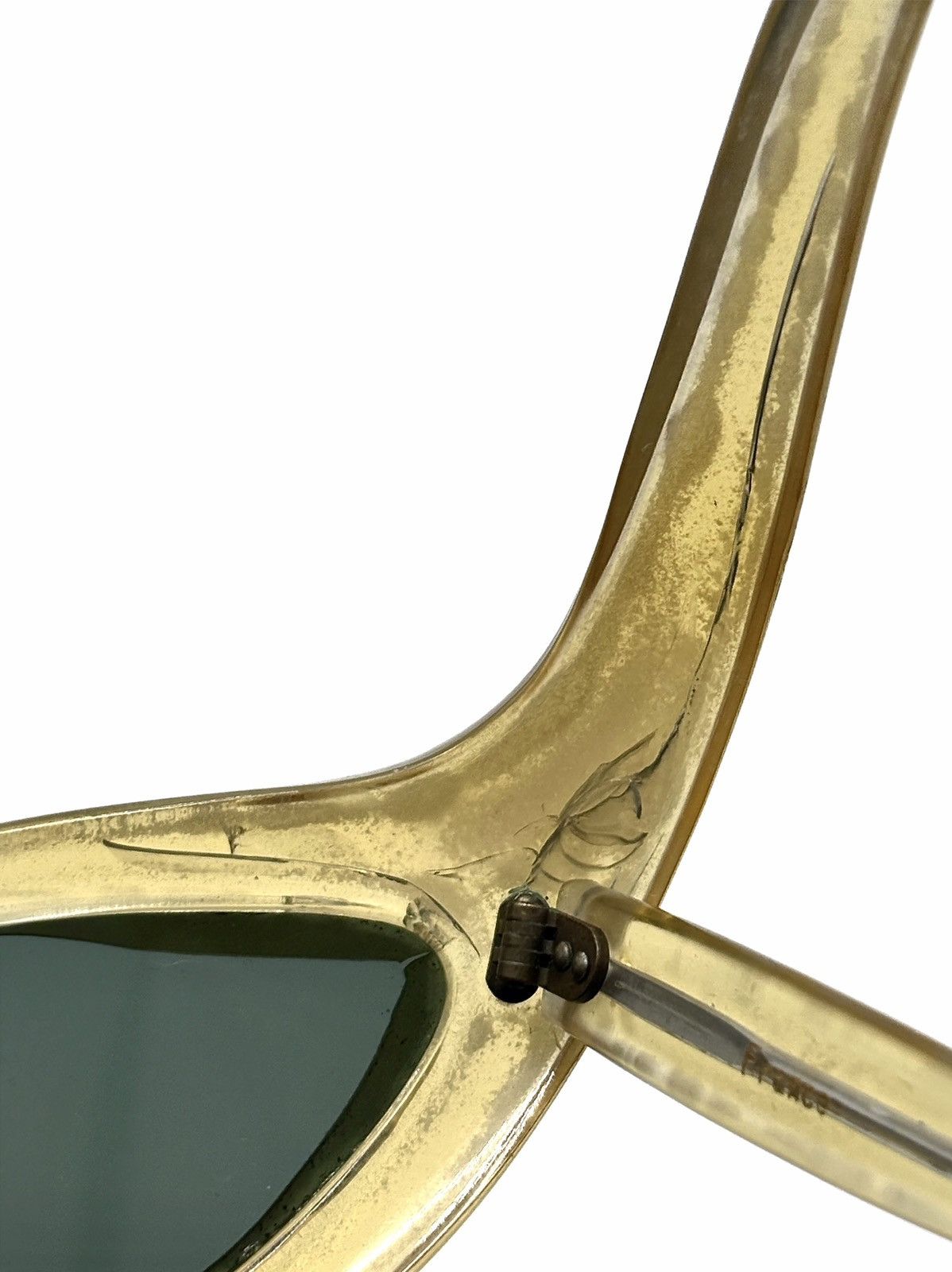 Oleg Cassini Oleg Cassini Futuristic Wraparound Sunglasses Size ONE SIZE - 14 Thumbnail