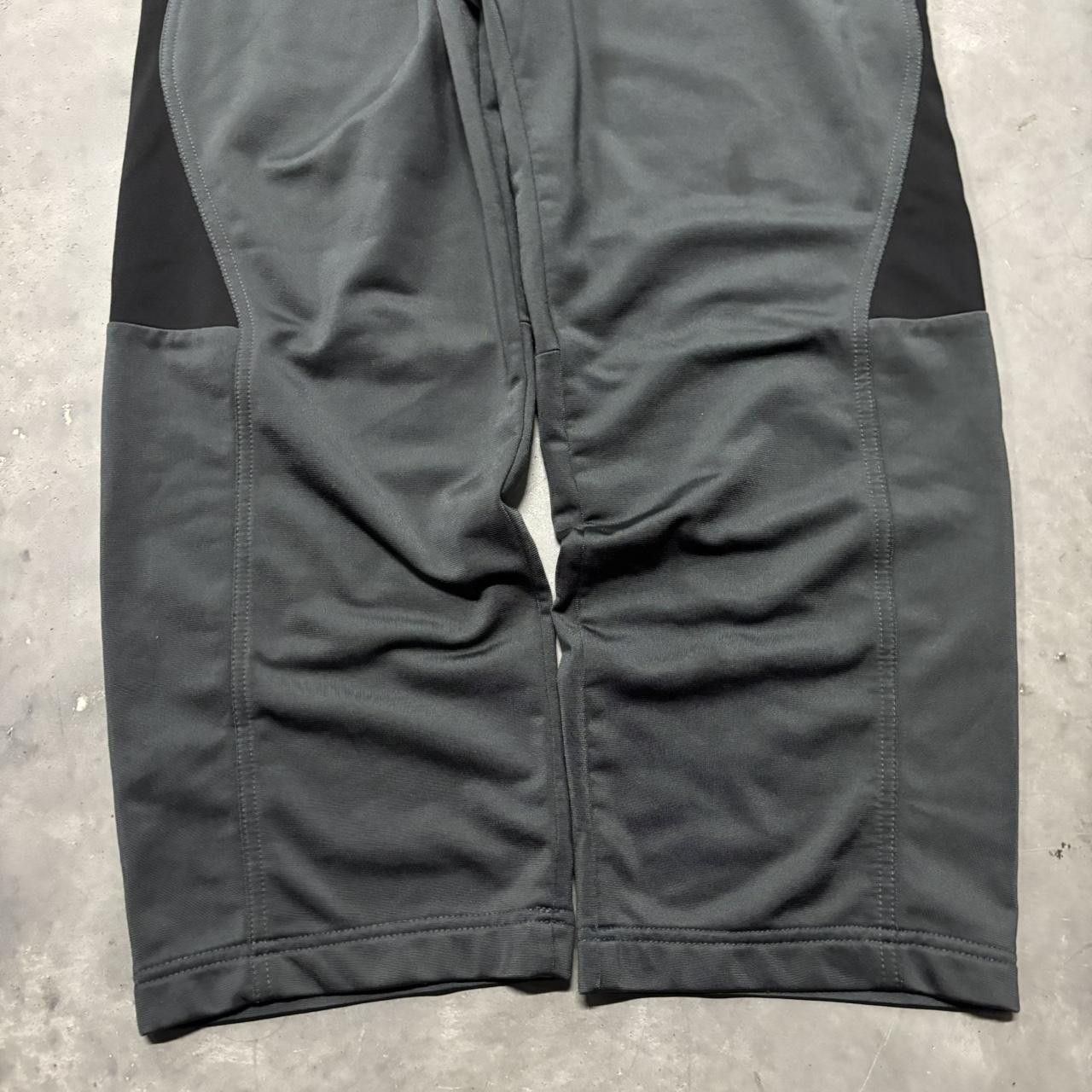 Japanese Brand × Vintage Crazy Vintage Y2K/2000s Grey Black Essential Track Pants! Size US 34 / EU 50 - 4 Thumbnail