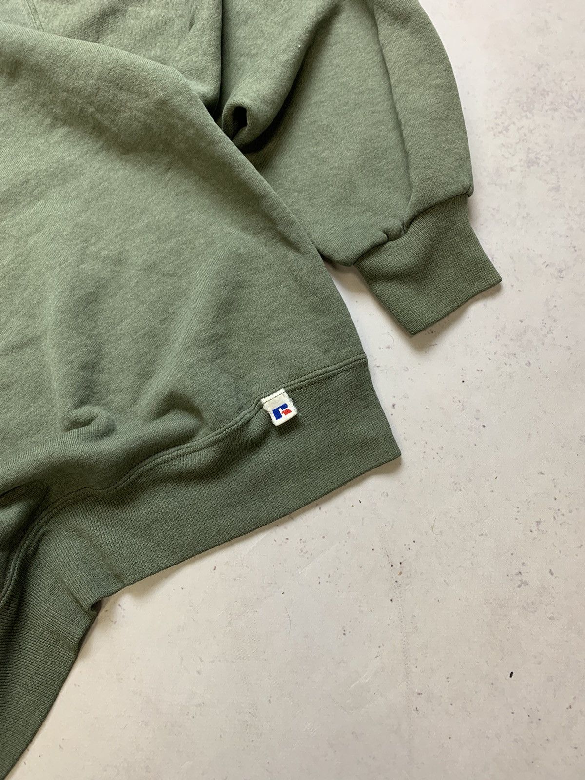 Vintage Vintage Russel Athletic Made In USA Boxy Sweatshirt M Size US M / EU 48-50 / 2 - 3 Thumbnail