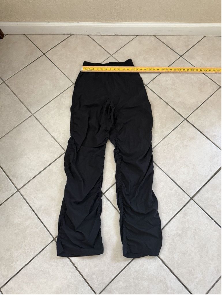 Lululemon LULULEMON DANCE STUDIO HR SLIM FIT FLARE 30” BLACK SZ SMALL Size 27" / US 4 / IT 40 - 3 Thumbnail