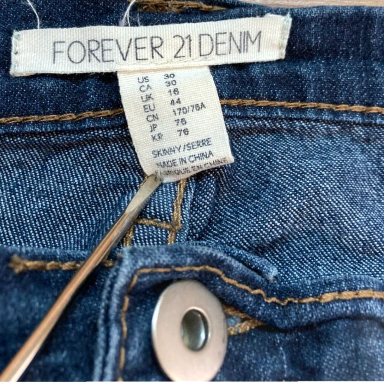 Forever 21 Forever 21 Jeans Womens Mid Rise Skinny Blue Denim Size 30 29.5 in Inseam Regular Long Length 5 Pocket Cuff 34 in Waist Size 30" / US 8 / IT 44 - 7 Thumbnail