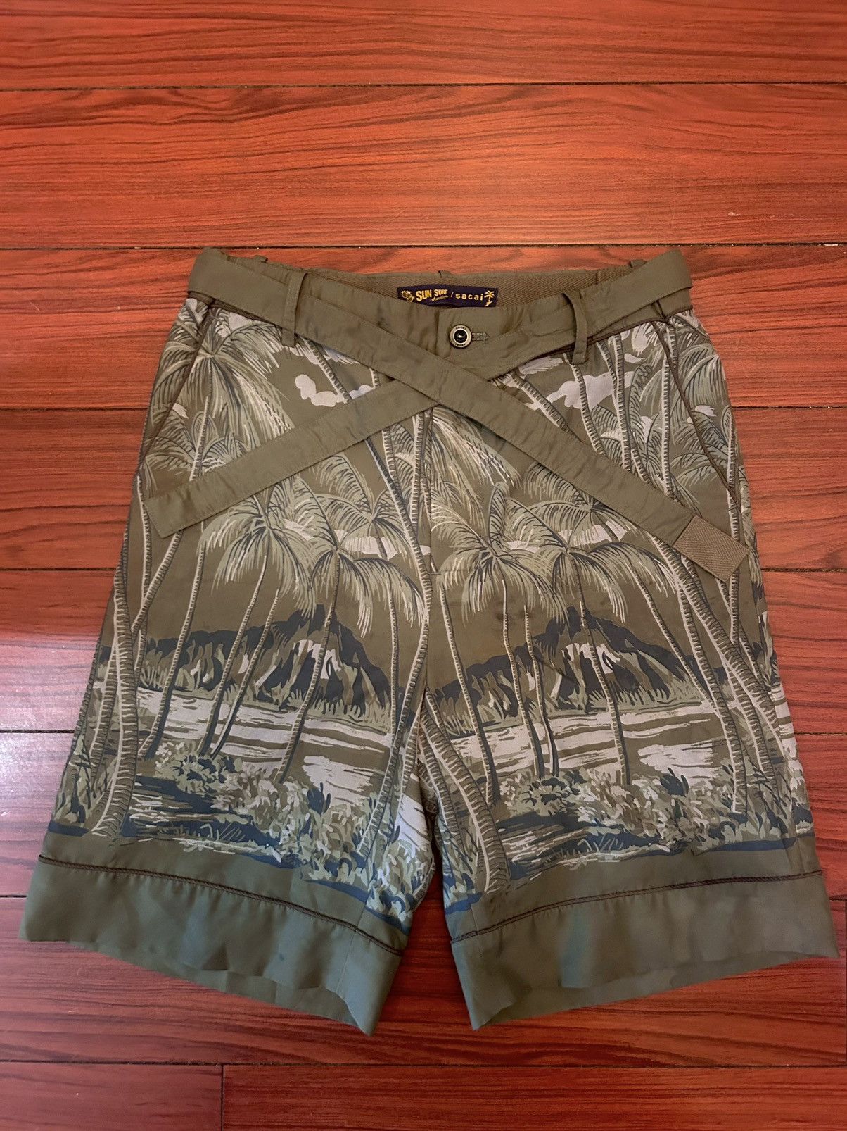 Sacai Sacai x SUN SURF Diamond Head Printed shorts - Green Size US 29 - 1 Thumbnail