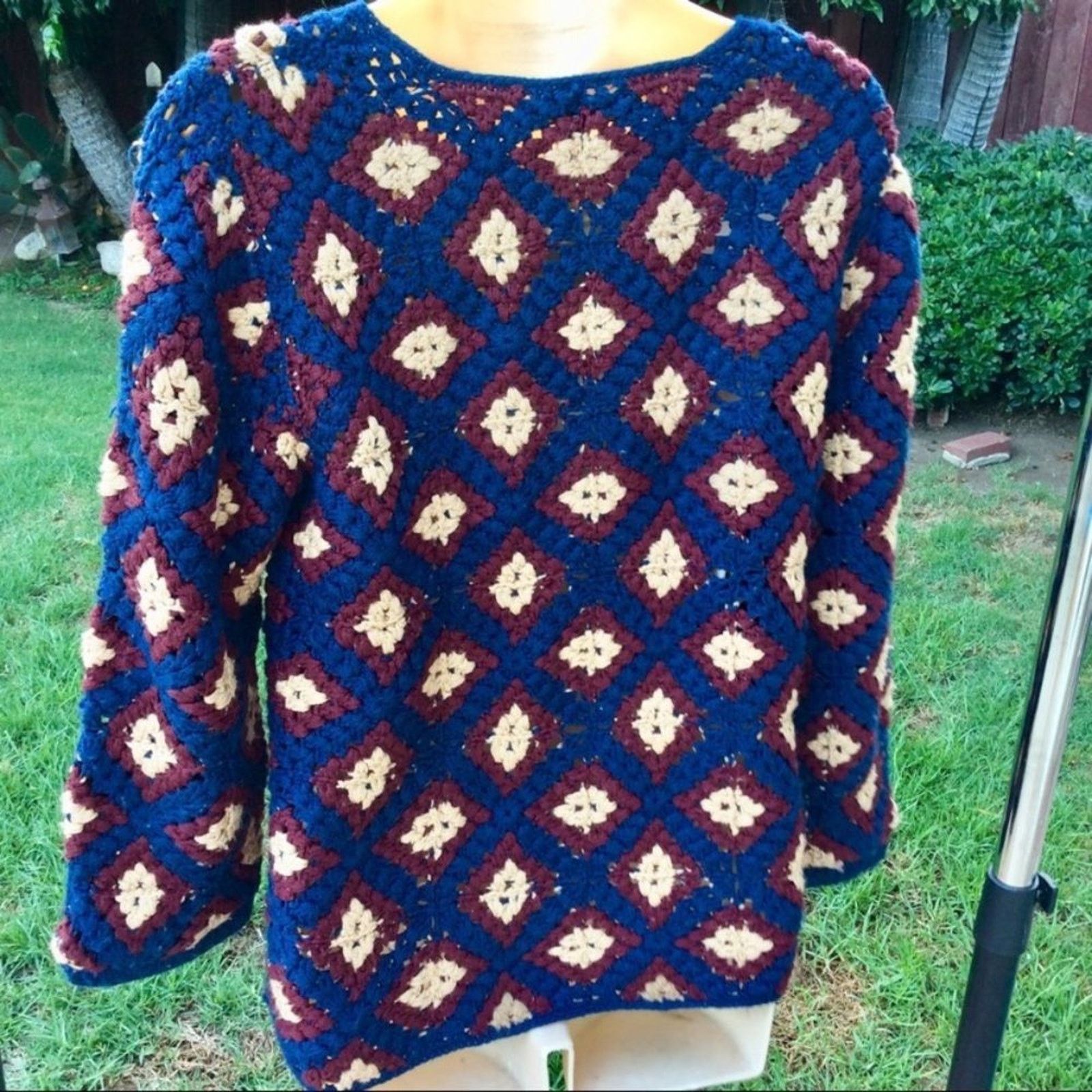 Elizabeth and James ELIZABETH & JAMES CROCHET GRANNY SQUARE SWEATER L Size US L / EU 52-54 / 3 - 4 Thumbnail
