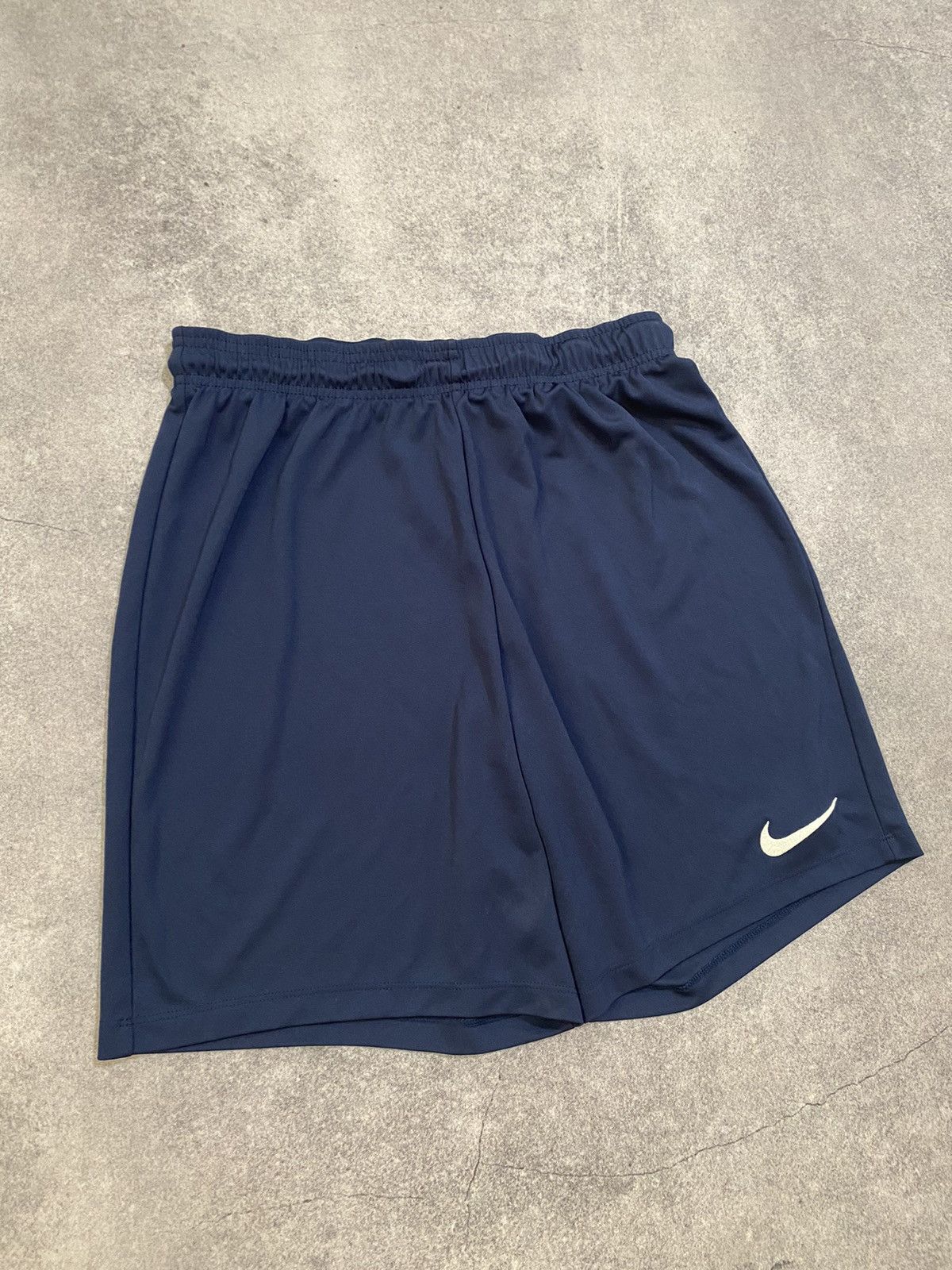 Nike Nike Lightweight Dri-Fit Shorts Men’s L Size US 34 / EU 50 - 2 Thumbnail