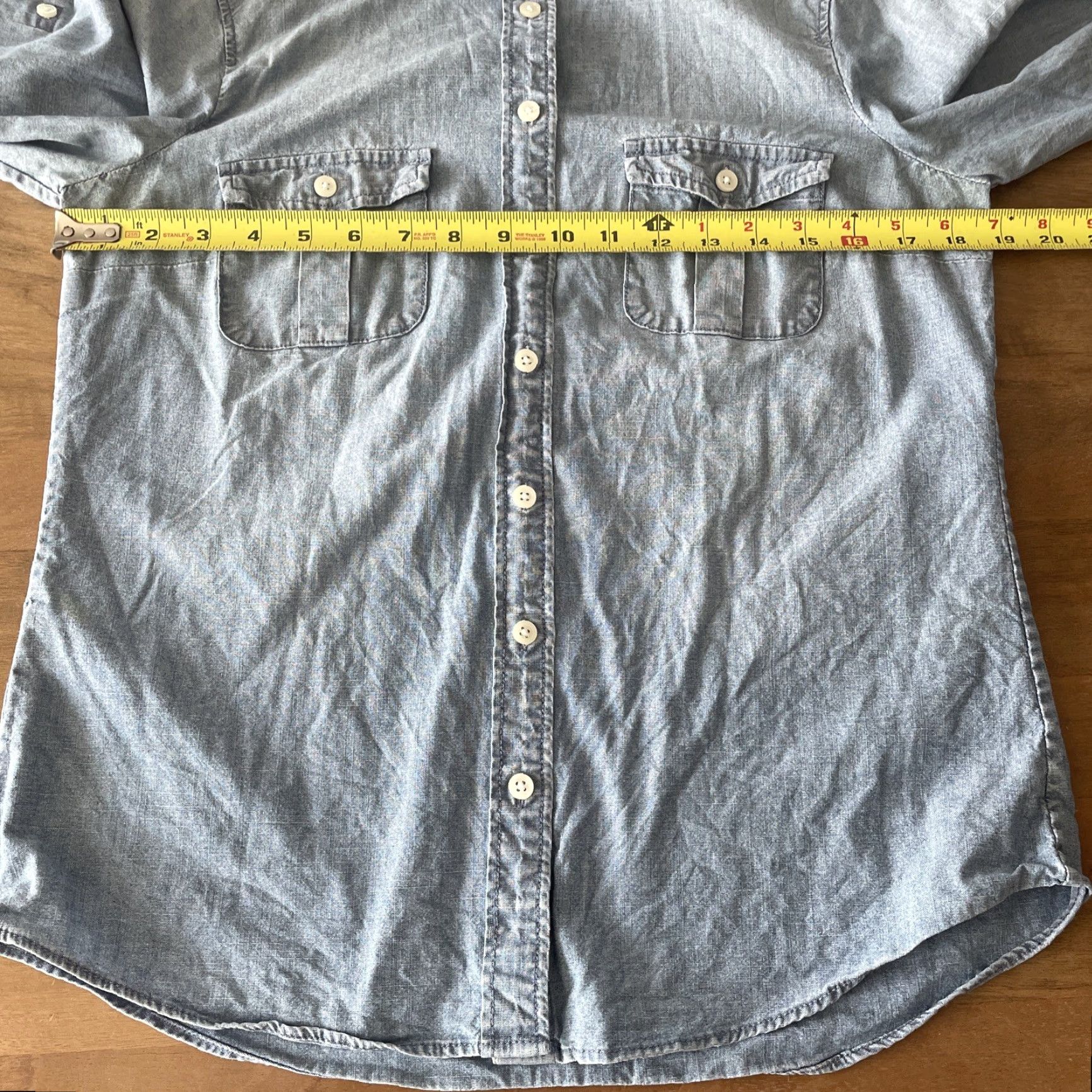 J.Crew J.CREW Chambray Shirt Womens Small Petite Blue Rolltab Sleeve Button Up *flaw* Size S / US 4 / IT 40 - 7 Thumbnail
