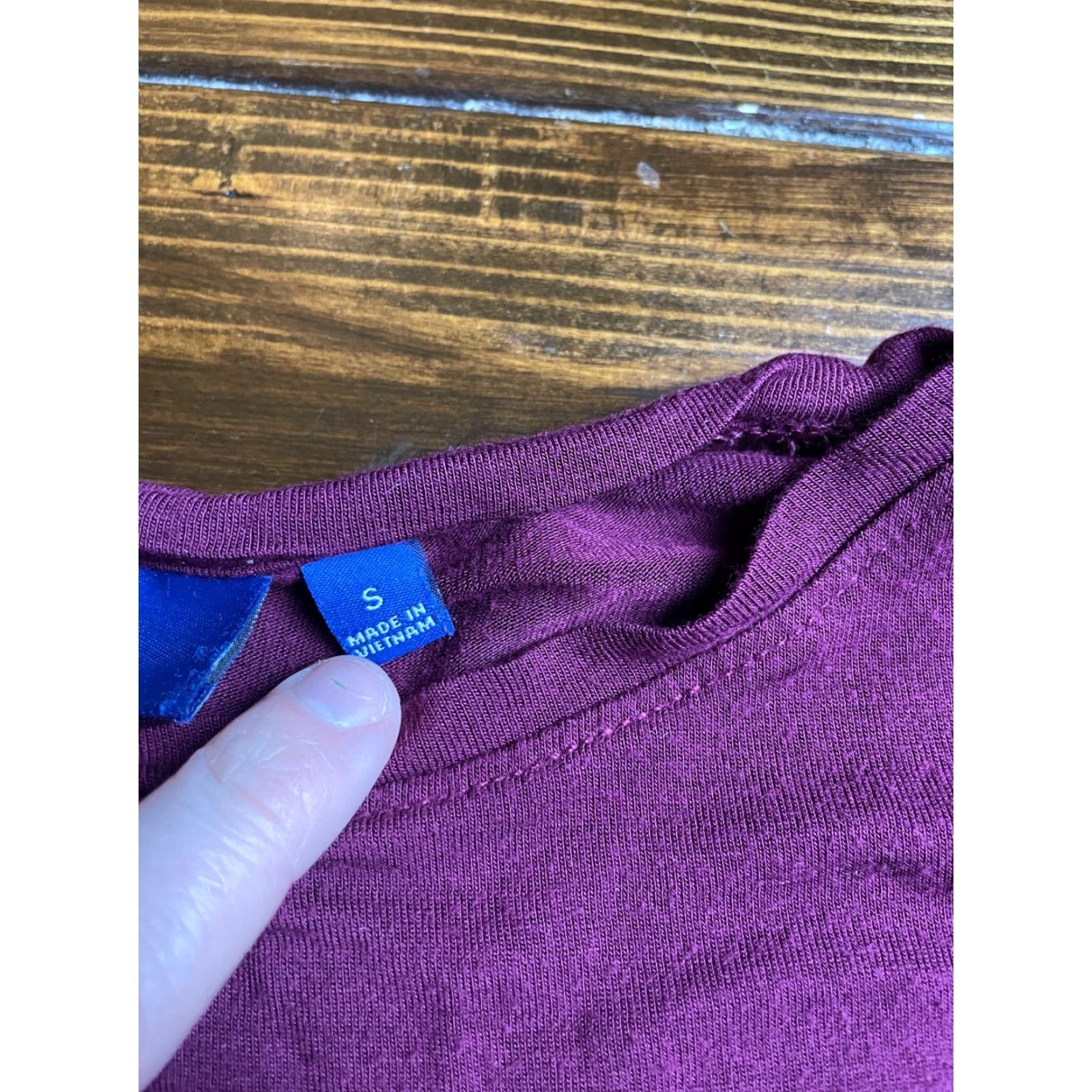 Apt. 9 APT.9 T-Shirt Women's Size S Burgundy Short Sleeve Round Neck Sparkled Geometric Size S / US 4 / IT 40 - 4 Thumbnail
