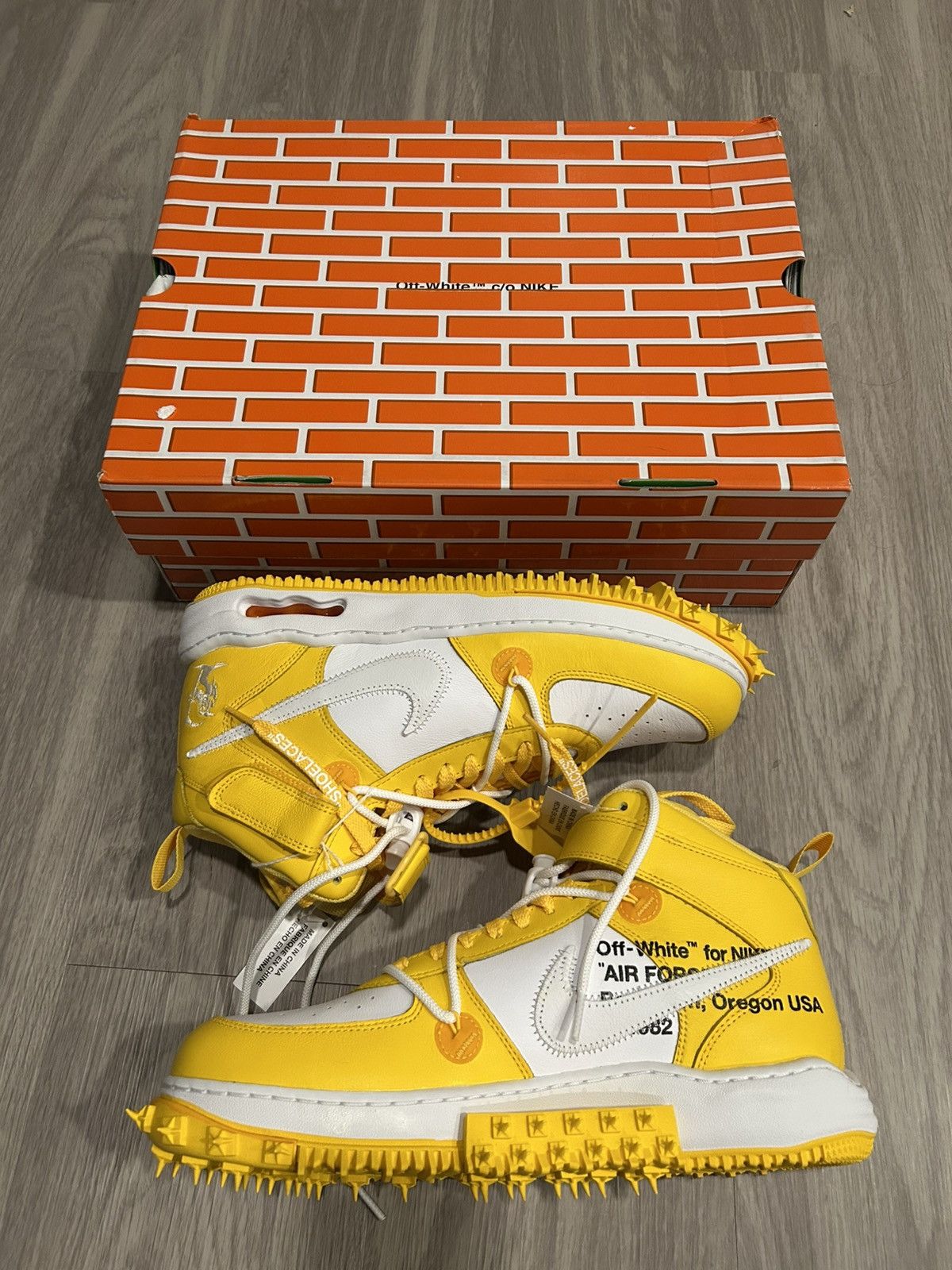 Off-White X Air Force 1 Mid SP Varsity Maize Size 12