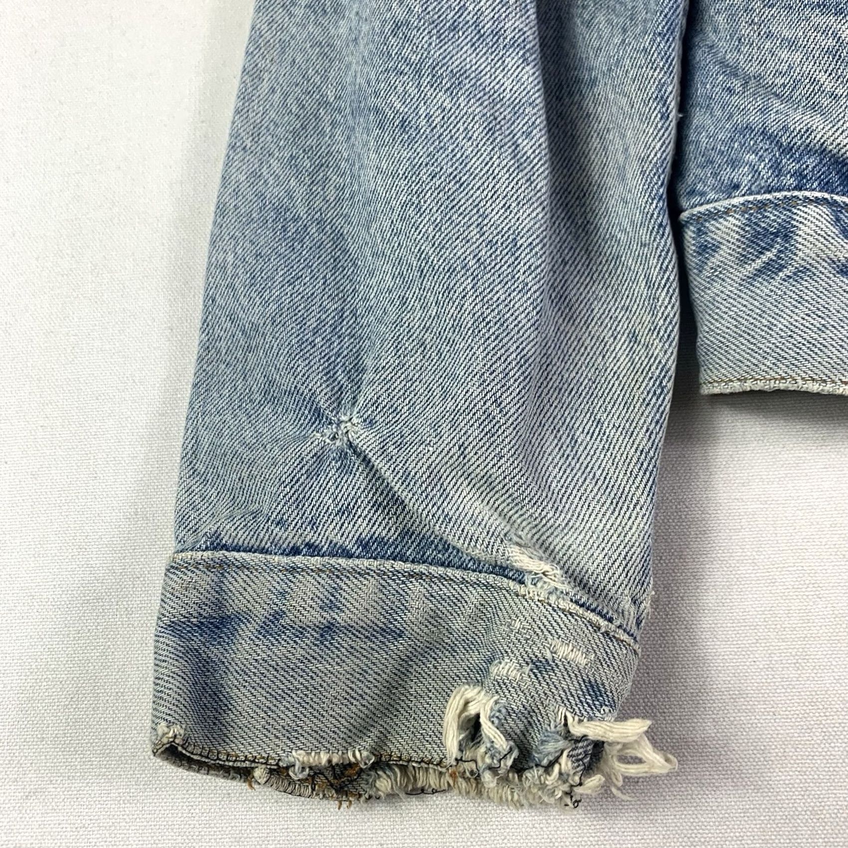 Levi's VINTAGE Levi's Trucker Jacket Blue Denim 80s Size L Men Regular Classic Button Made in USA 527 button Cowboy Western Workwear/Navy blue/Blue Size US L / EU 52-54 / 3 - 4 Thumbnail
