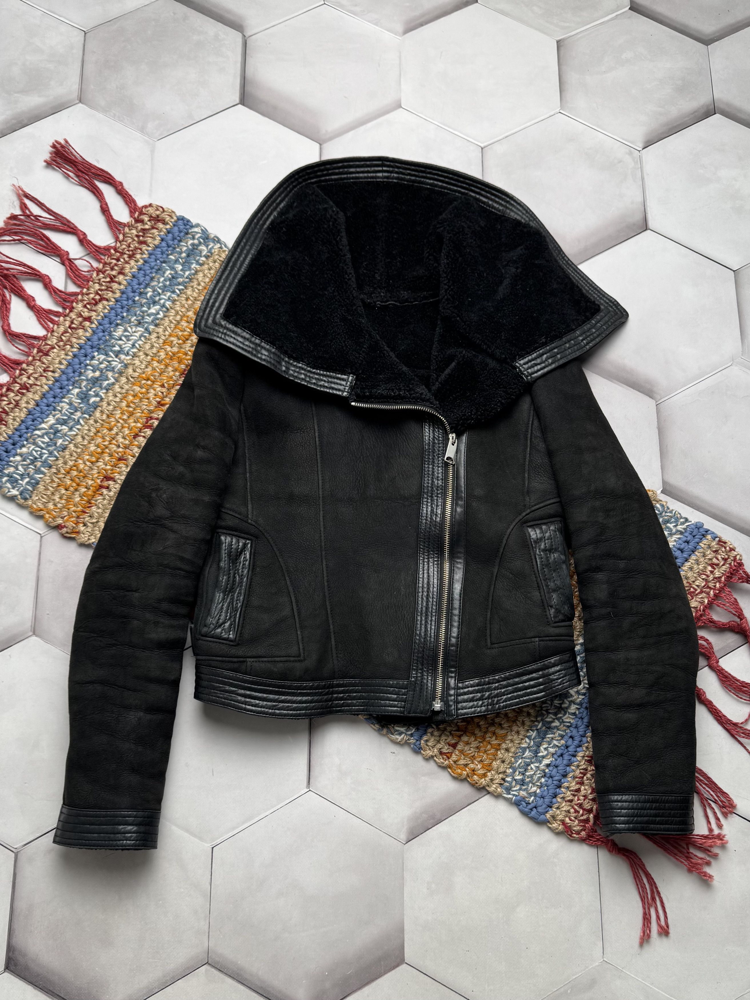 Japanese Brand Vintage Real Sheepskin Cropped Jacket (E4) Size S / US 4 / IT 40 - 1 Thumbnail