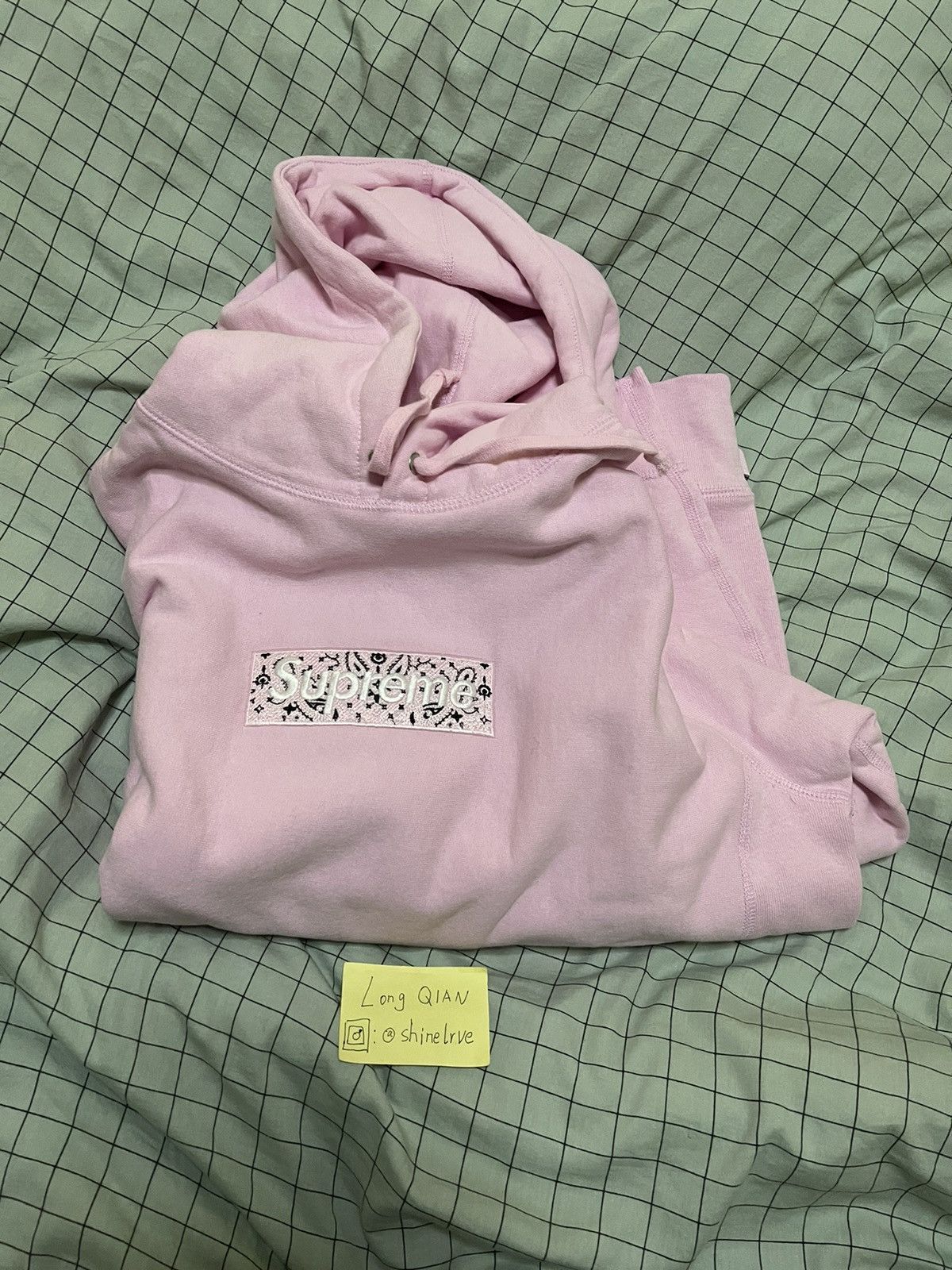 Supreme Supreme fw19 pink bandana hooded sweatshirt dswt Size US M / EU 48-50 / 2 - 1 Thumbnail