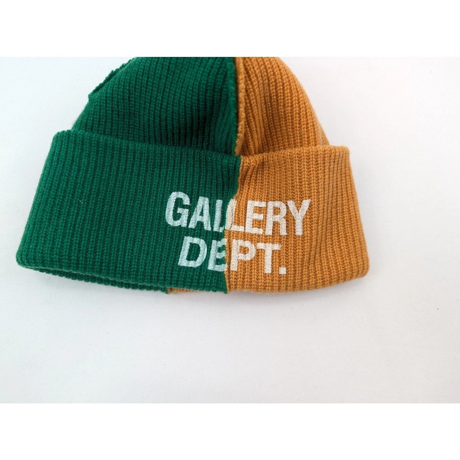 Gallery Dept. o1rshd1 Q:+207 / Size: OS / Beanie Cap / Hat in Green/Orange Size ONE SIZE - 2 Thumbnail