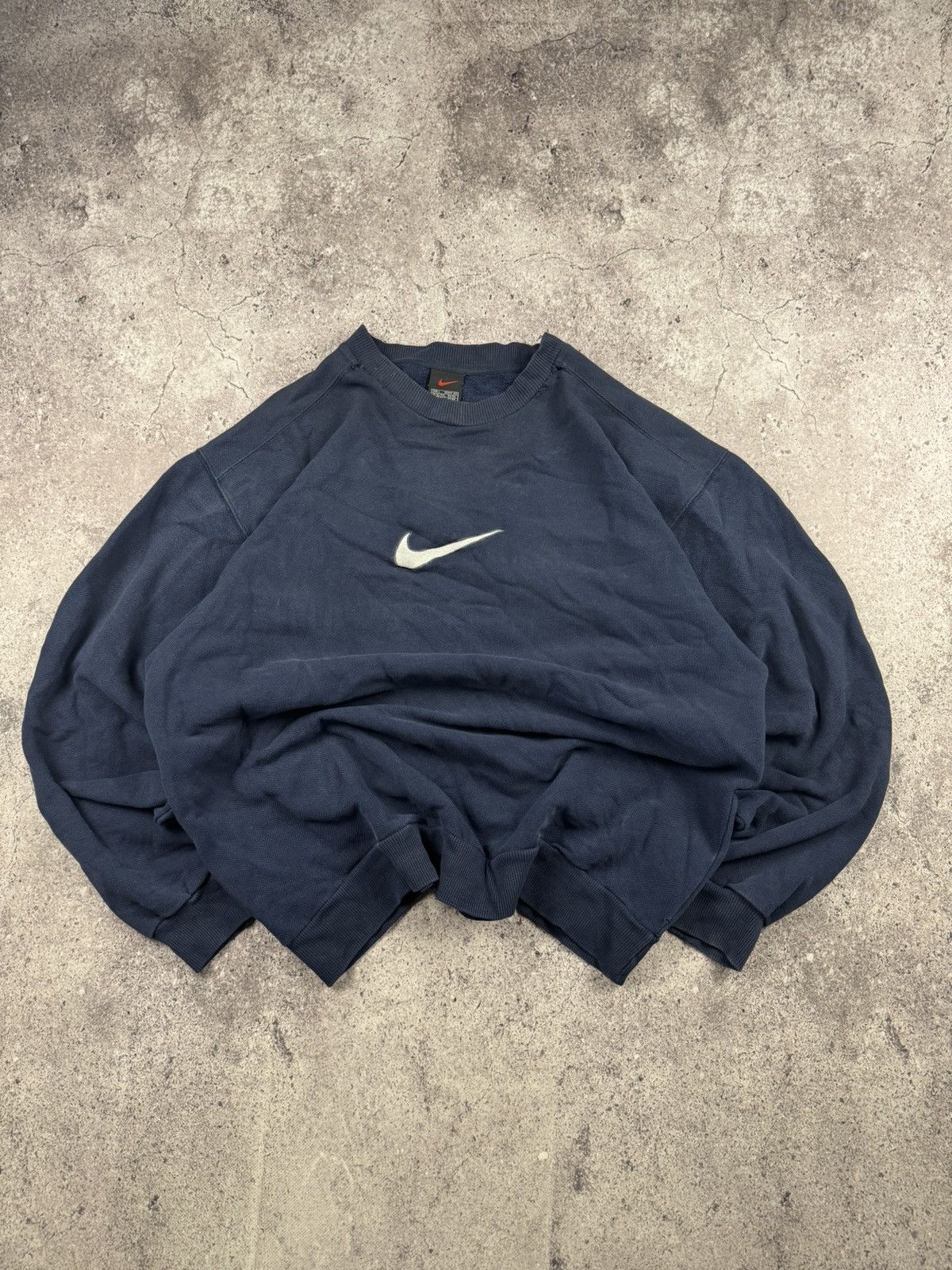 Nike 90s Nike Crew Sweatshirt Center Box Logo Swoosh Distressed Size US L / EU 52-54 / 3 - 1 Thumbnail