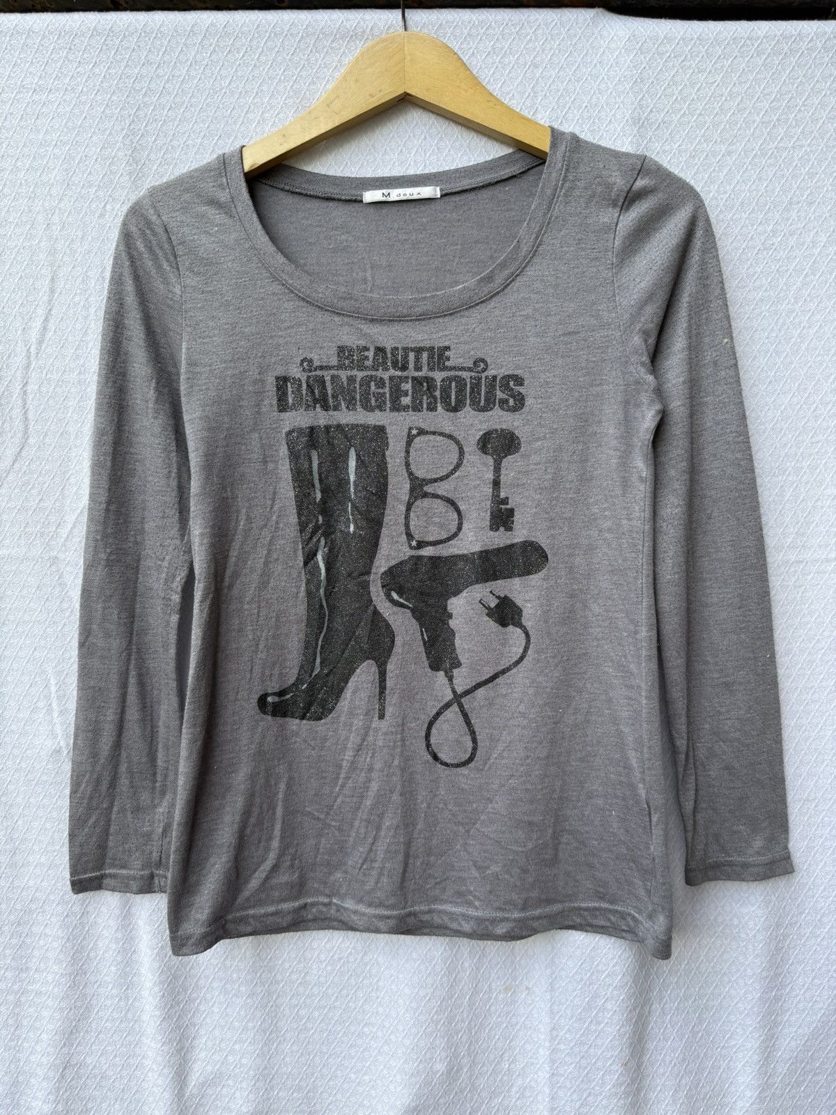 M deux beaute dangerous longsleeve