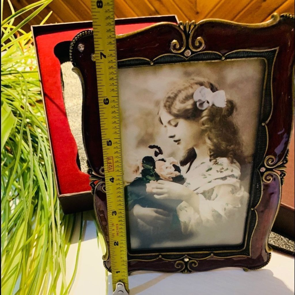 Other 🎄🎅🎄 Taylor Avedon Collectible picture frame Brand New Size ONE SIZE - 5 Thumbnail