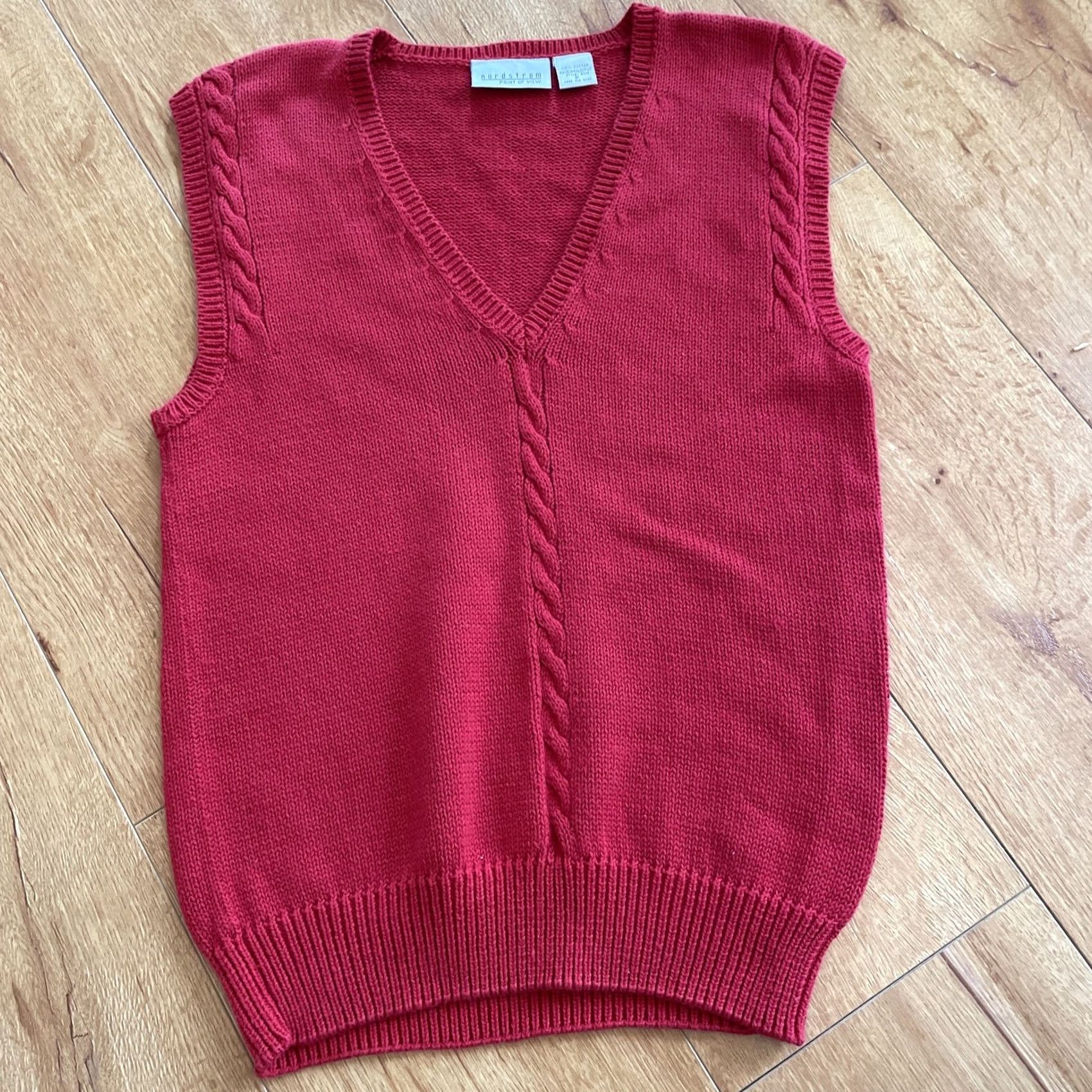 Nordstrom VINTAGE Nordstrom Sweater Vest Ladies Red 100% Cotton V-Neck Pullover Cableknit PP Womens Red Knit Vest Womens PP Vintage Size XXS / US 00 / IT 34 - 2 Thumbnail