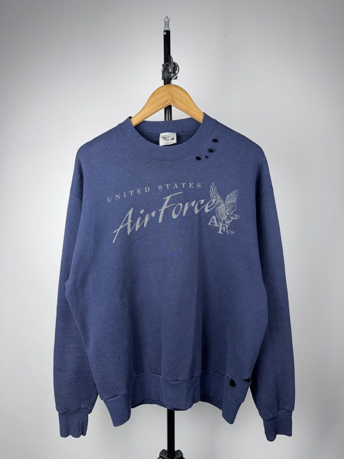 Vintage 90s U.S. Air Force Distressed Crewneck Made in USA L sz Size US L / EU 52-54 / 3 - 1 Thumbnail