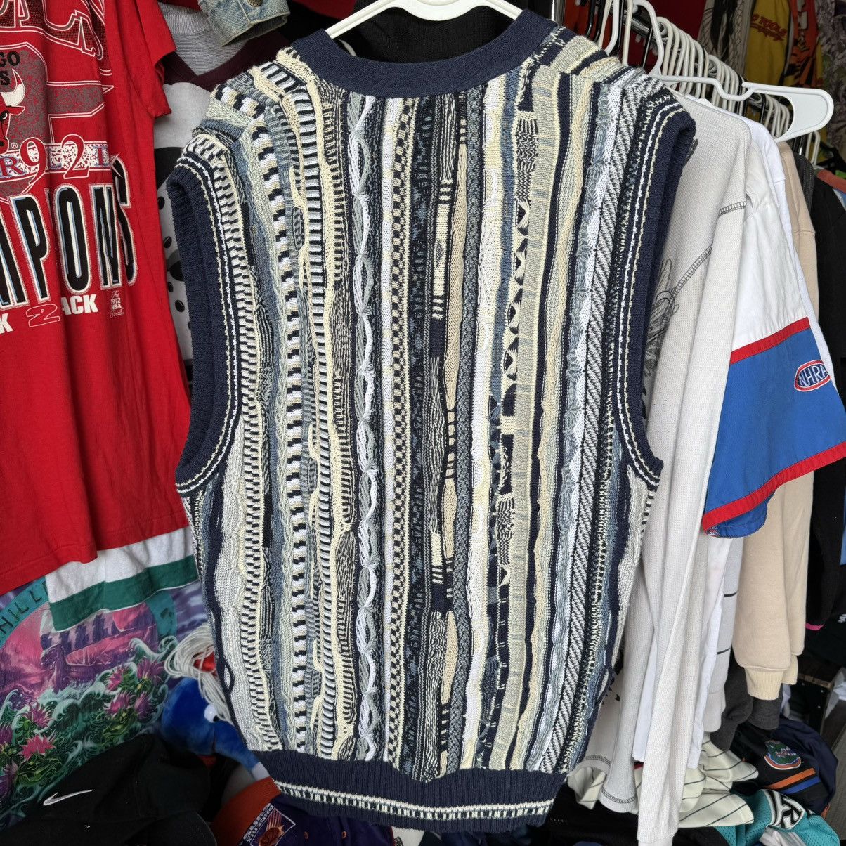 Coogi × Vintage Conte di Milano Vintage 3D Cable Knit Coogi 90s Vest Sweater Size US L / EU 52-54 / 3 - 5 Thumbnail