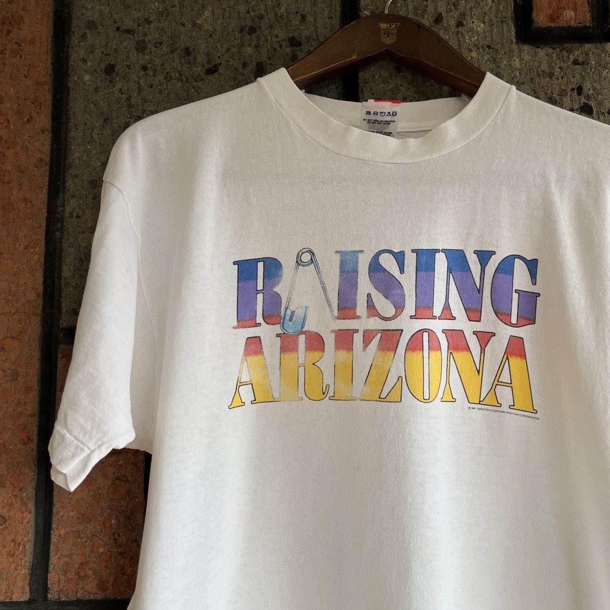 Fruit Of The Loom × Vintage VTG 1987 Raising Arizona Movie Promo Tee Shirt Big Lebowski Size US L / EU 52-54 / 3 - 5 Thumbnail