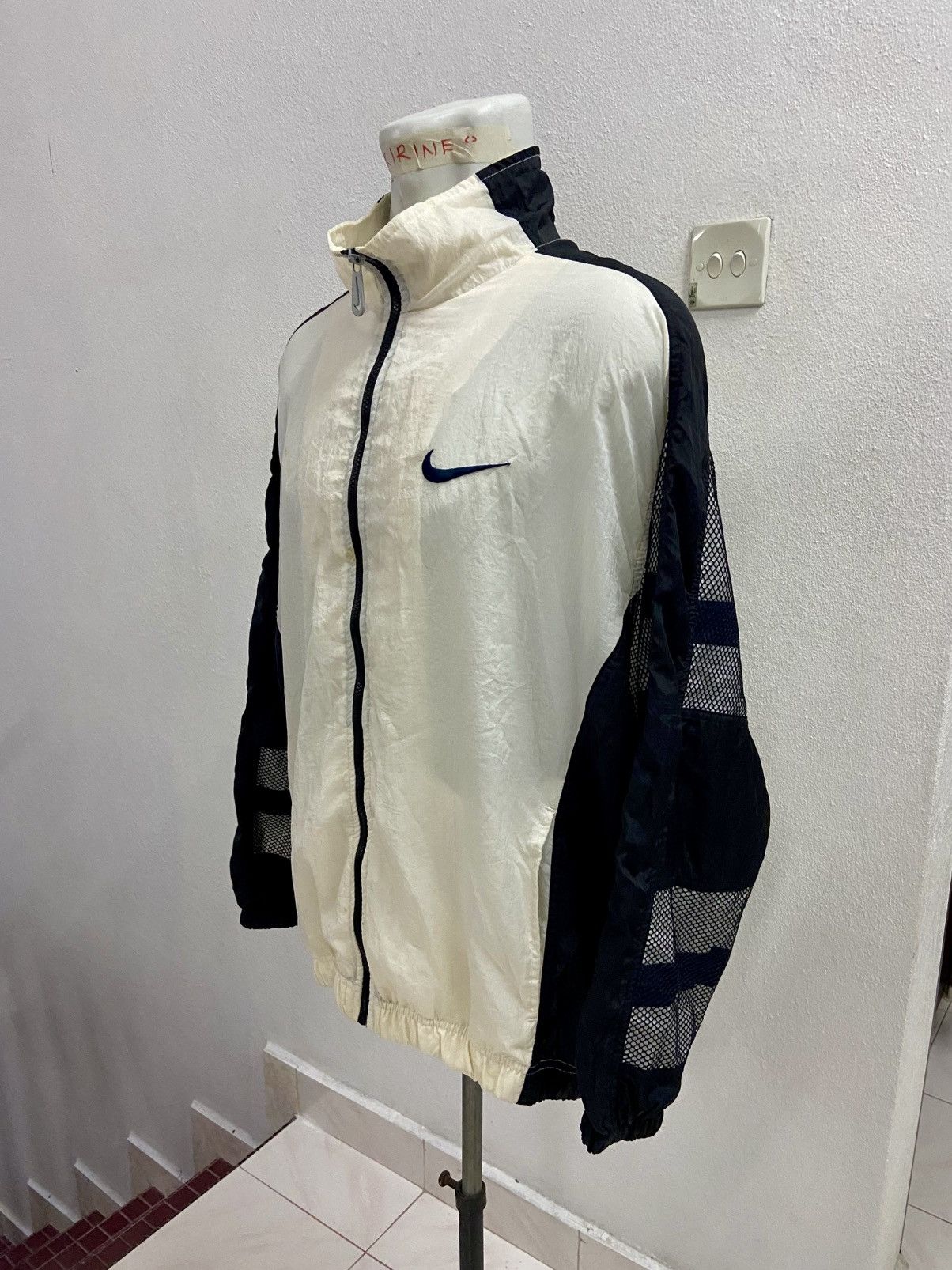 Nike × Vintage VINTAGE 90's NIKE AIR UPTEMPO WINDBREAKER Size US L / EU 52-54 / 3 - 5 Thumbnail