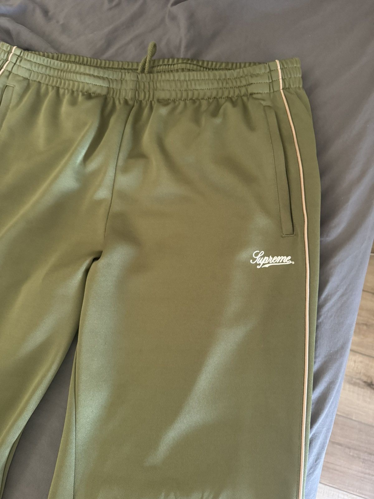 Supreme Supreme Olive sweatpants Size US 36 / EU 52 - 2 Thumbnail