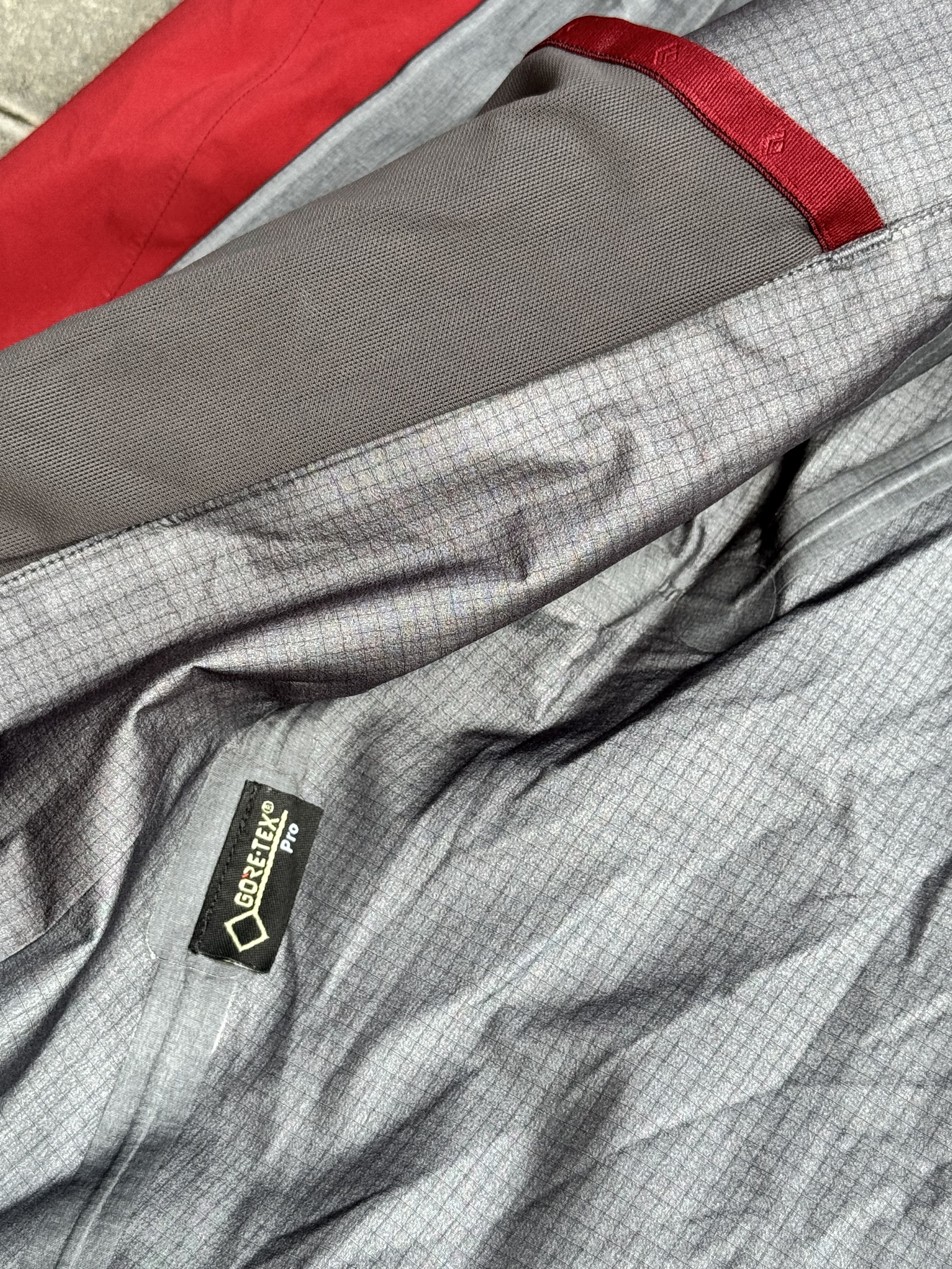 Black Diamond Jacket BLACK DIAMOND Gore-Tex Pro Size US L / EU 52-54 / 3 - 13 Thumbnail