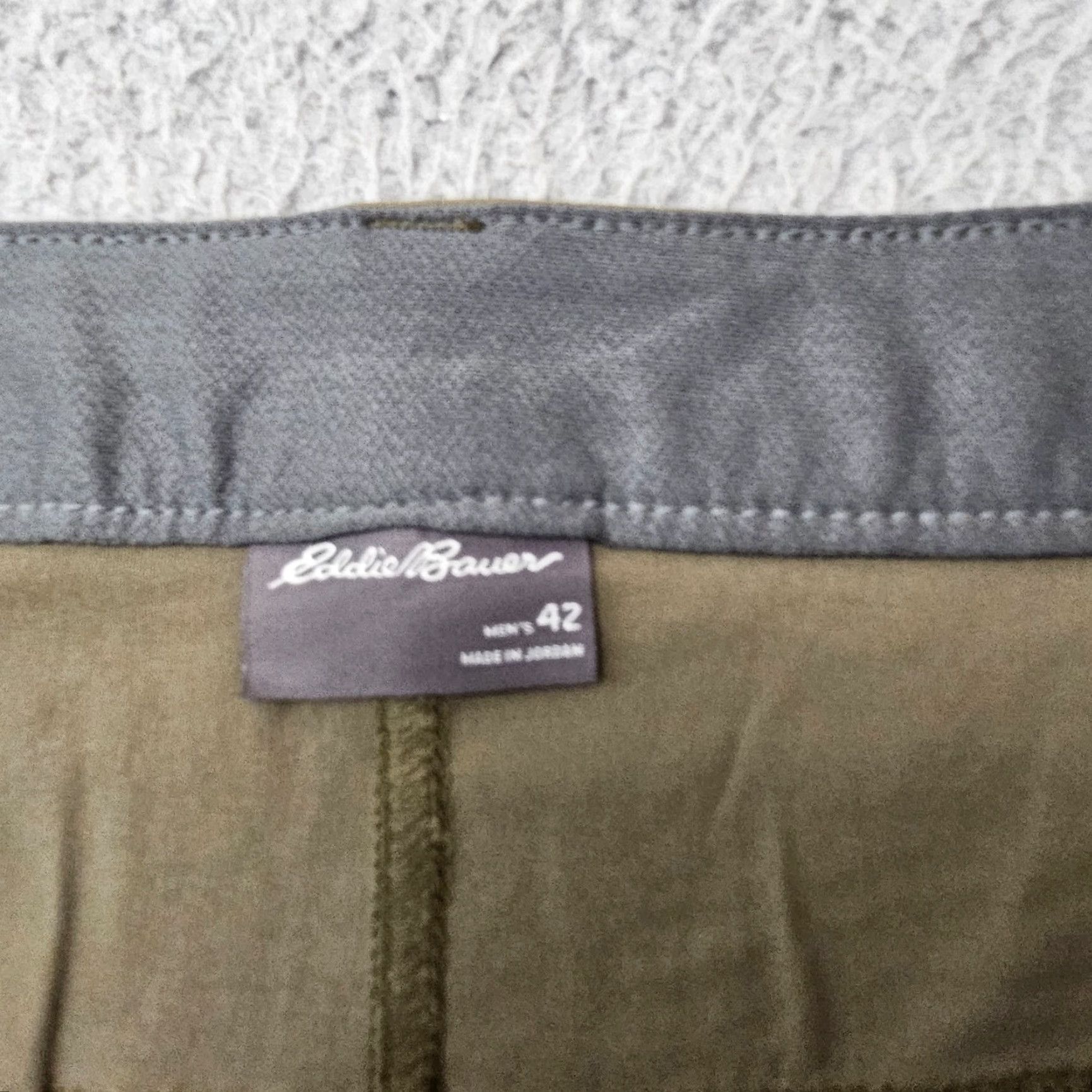 Eddie Bauer Eddie Bauer Shorts Mens 42 Olive Tech Lightweight Outdoor Stretch Cargo Chinos Size US 42 / EU 58 - 4 Thumbnail