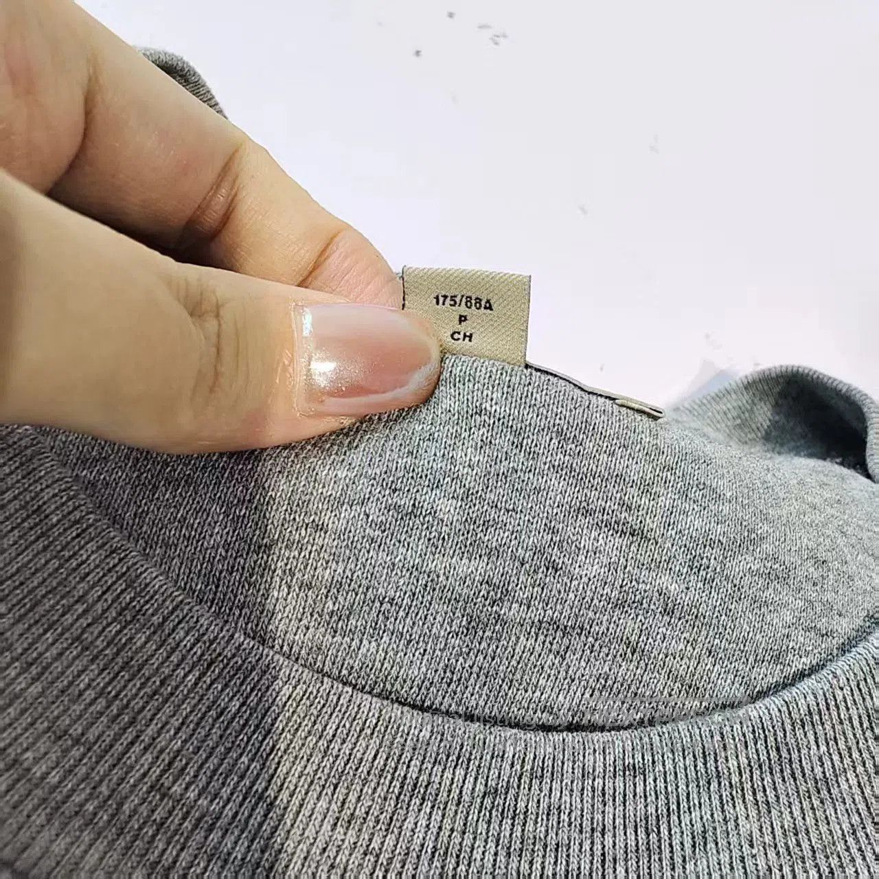 Burberry burberry embroidered crewneck sweatshirt size small. Size US S / EU 44-46 / 1 - 4 Thumbnail