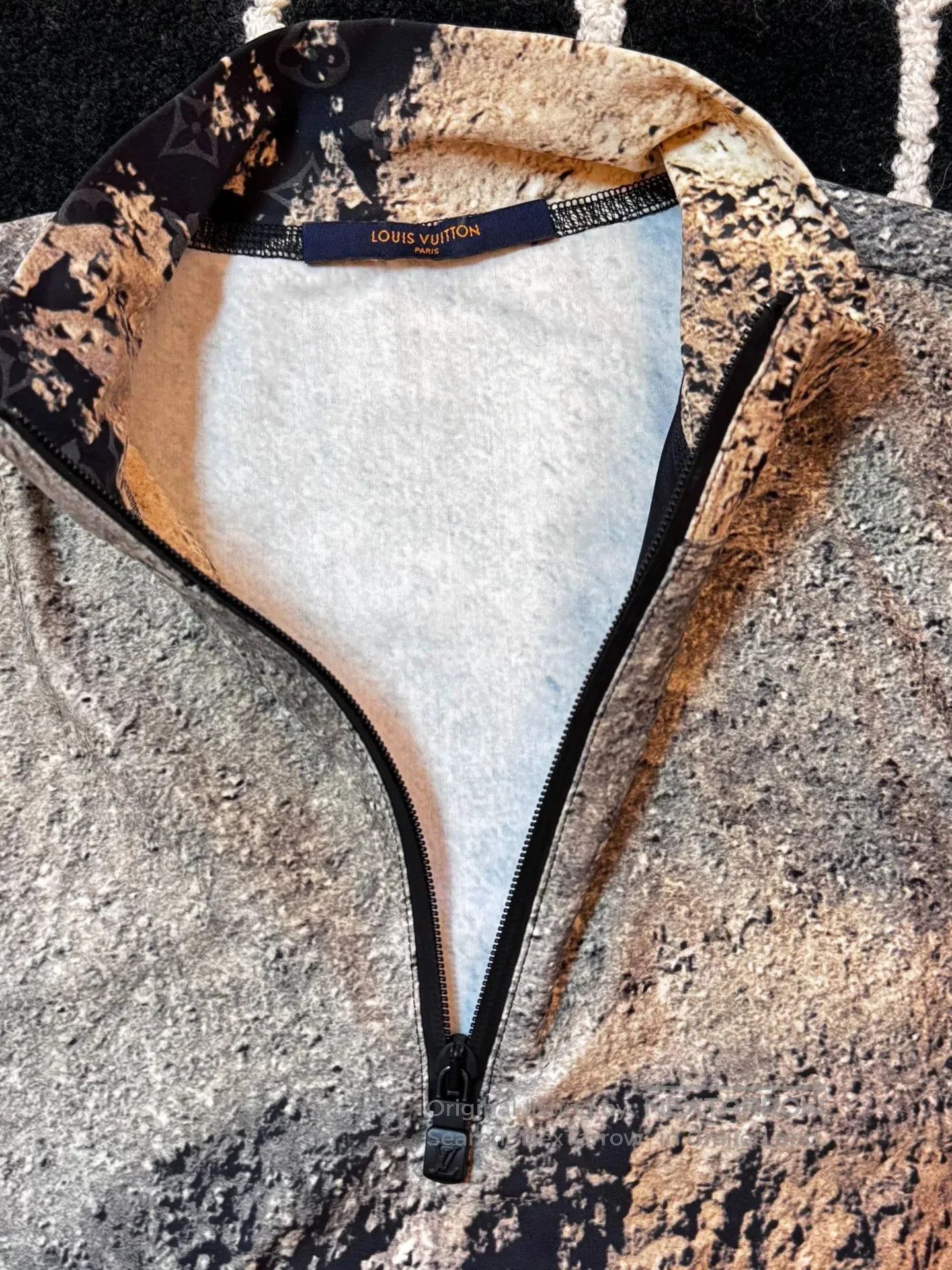 Louis Vuitton Louis Vuitton Monogram Reflective Quick-Dry Top. Size US L / EU 52-54 / 3 - 7 Thumbnail