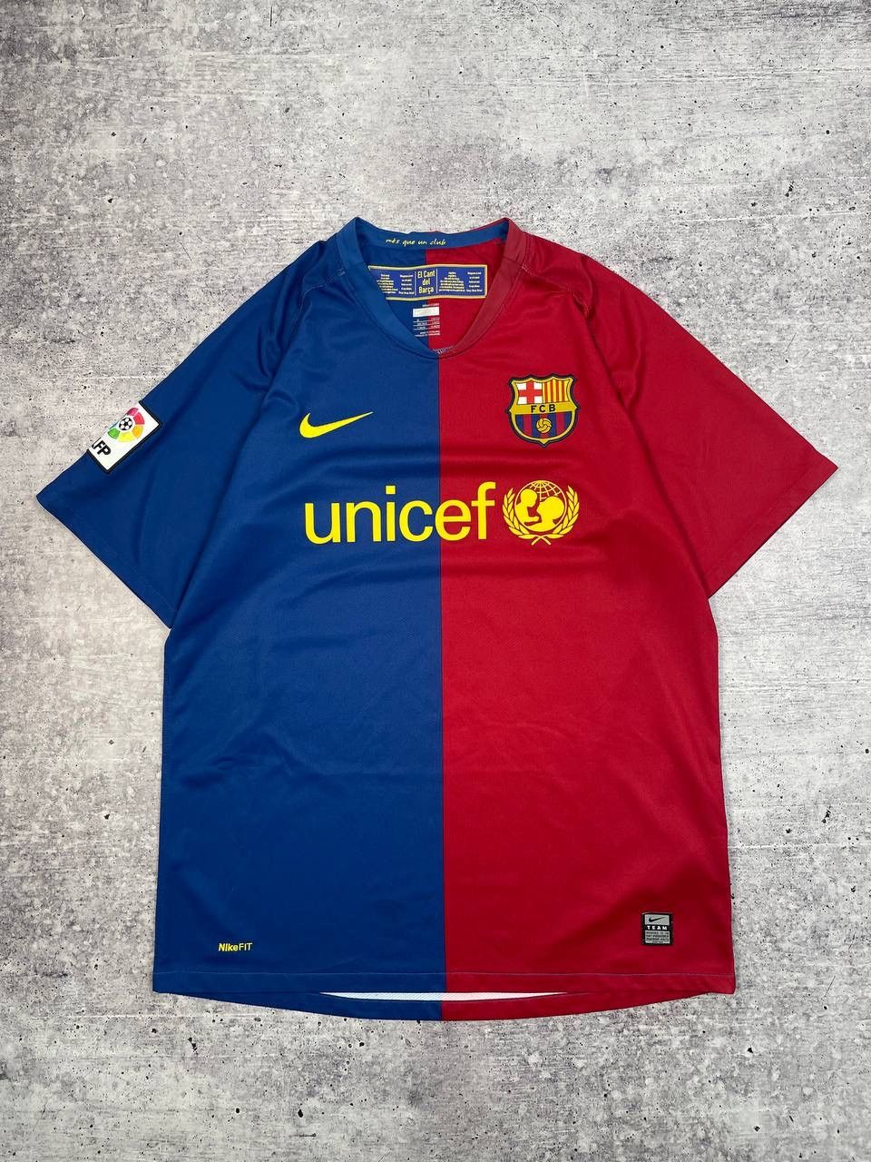 Vintage 2008/09 Nike Barcelona Jersey T-Shirt Y2K