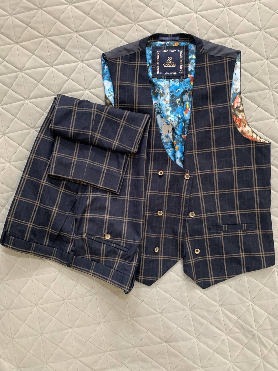 Designer House of Cavani Vest + Pants Suit Size 48R - 1 Thumbnail