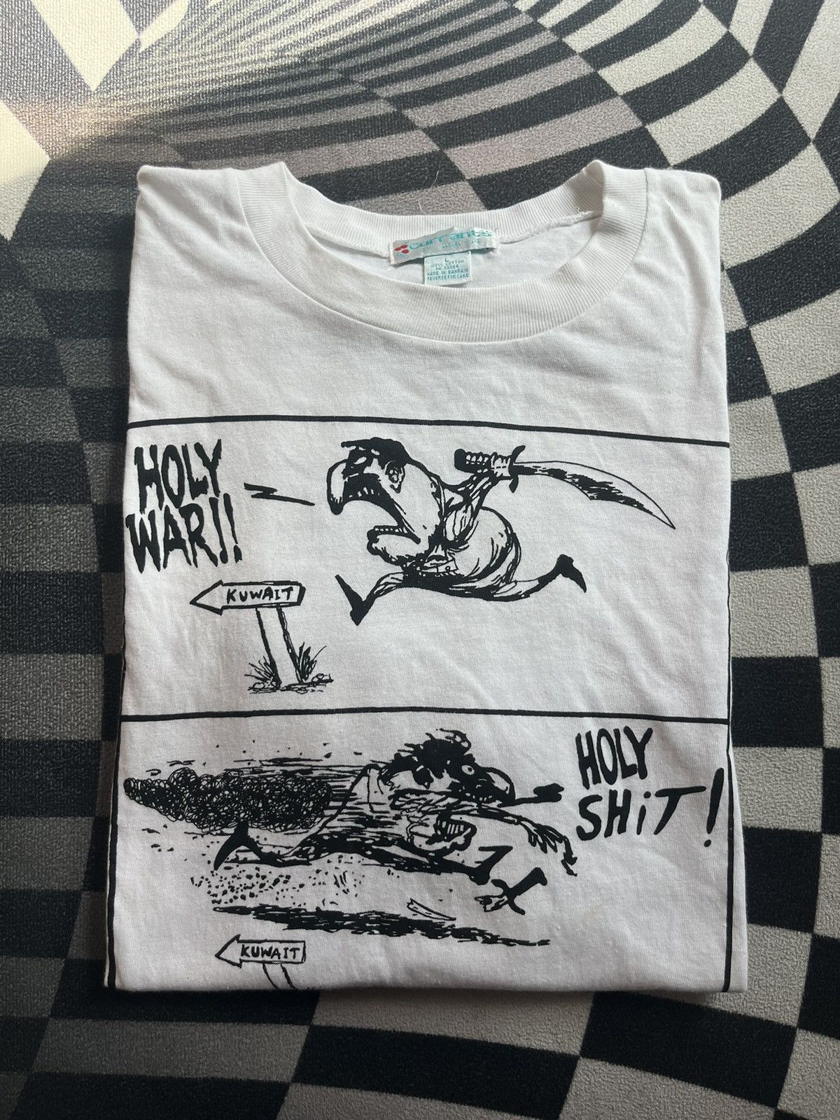 Arts & Science Vintage BAGHDAD AIRSHOW 1991’s Holy War Holy Shit ! Tshirt Size US L / EU 52-54 / 3 - 1 Thumbnail