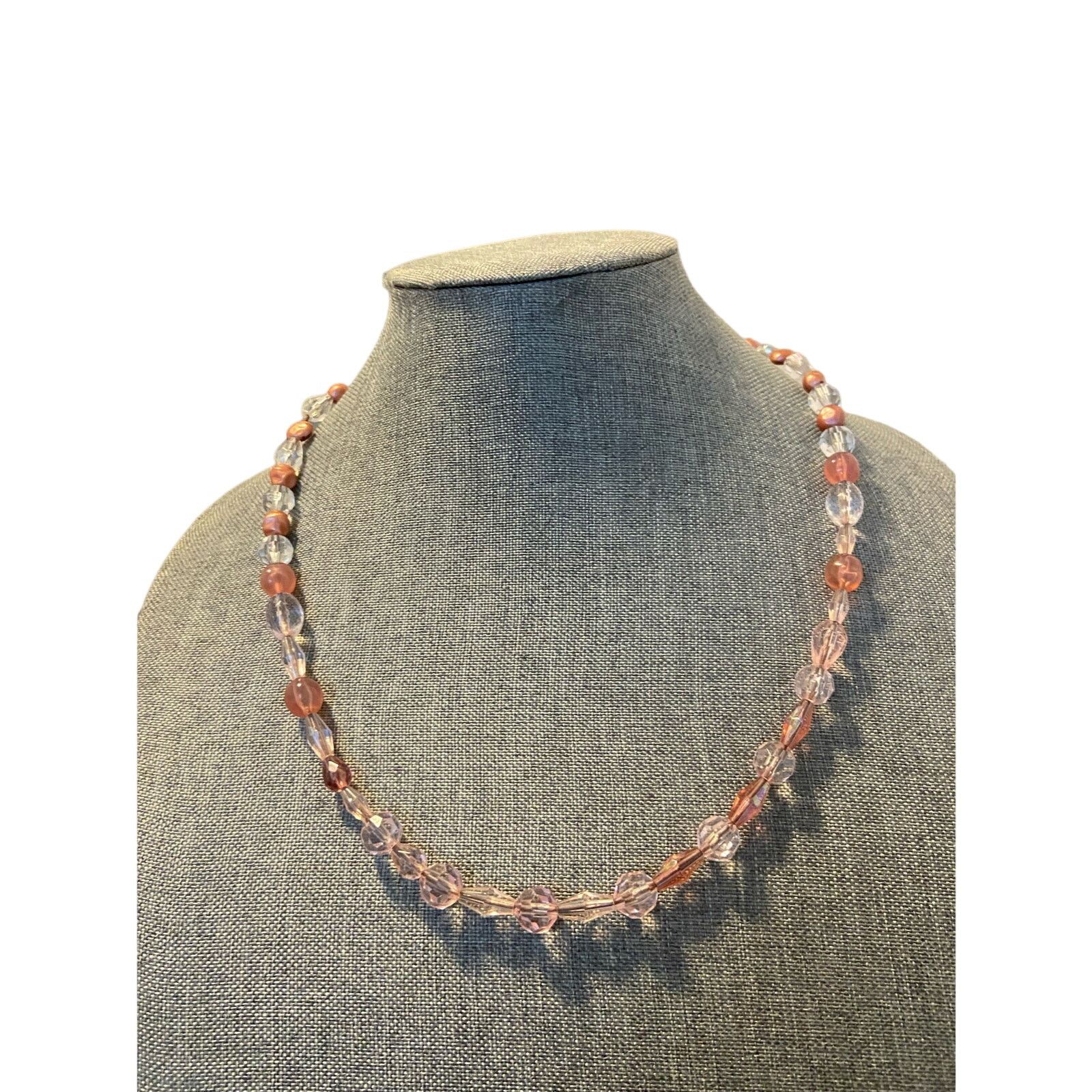 Handmade pink bead necklace Size ONE SIZE - 1 Thumbnail